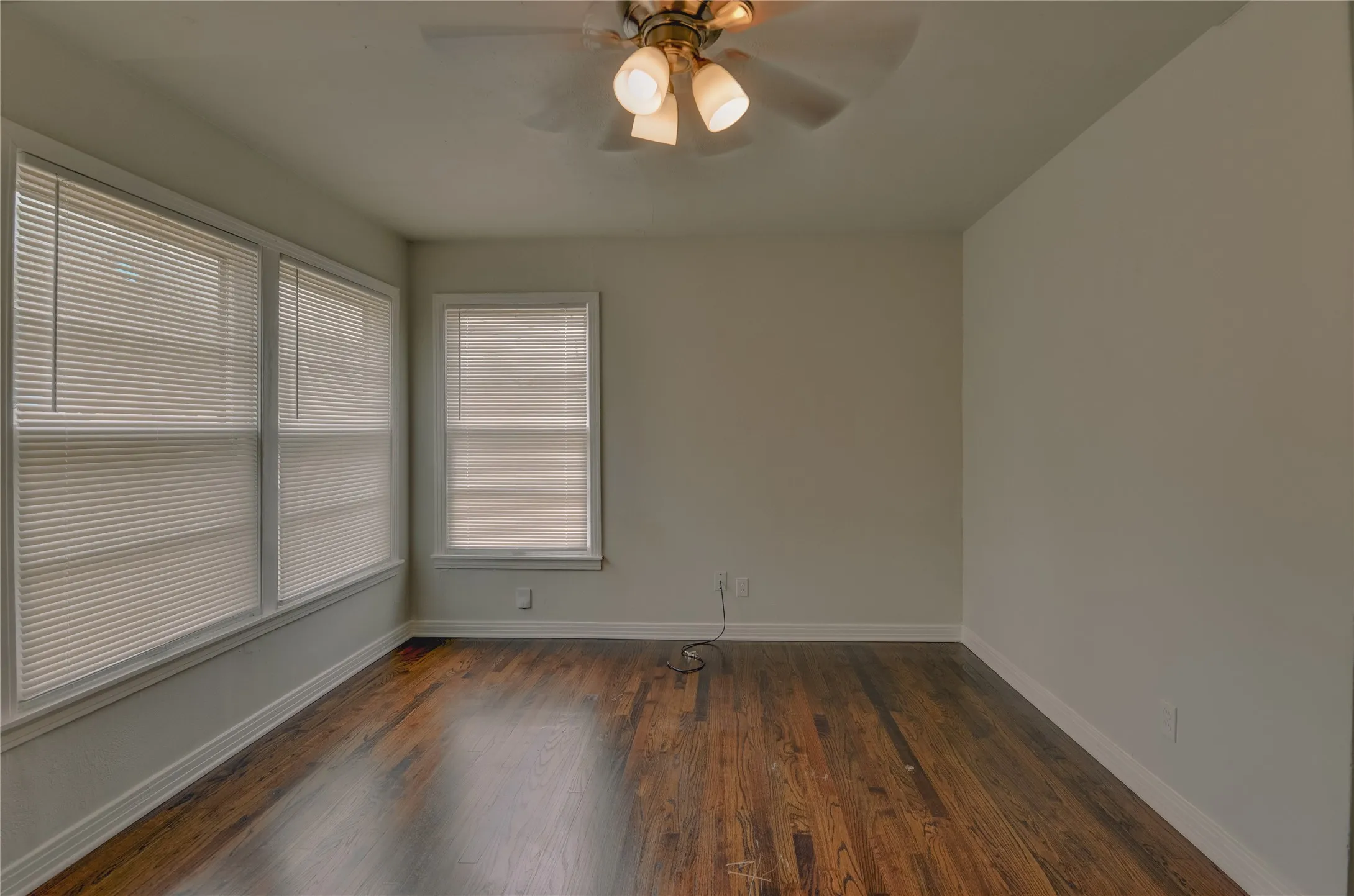 Single Family Residence For Rent in Tarrant County , 1100 Wade Hampton Street, Benbrook, Texas 76126, 2 Bedroom, 2 Bathroom, 1 Garage spaces, 1,560 Sqft, built in 1950, mls#21370144, Real Estate Agent in Benbrook, Homes For Rent in Tarrant county, Homes For Rent in Benbrook, Realtor in Benbrook Texas, Real Estate Brokerage Independent Realty Texas, Luminita Cordes Realtor