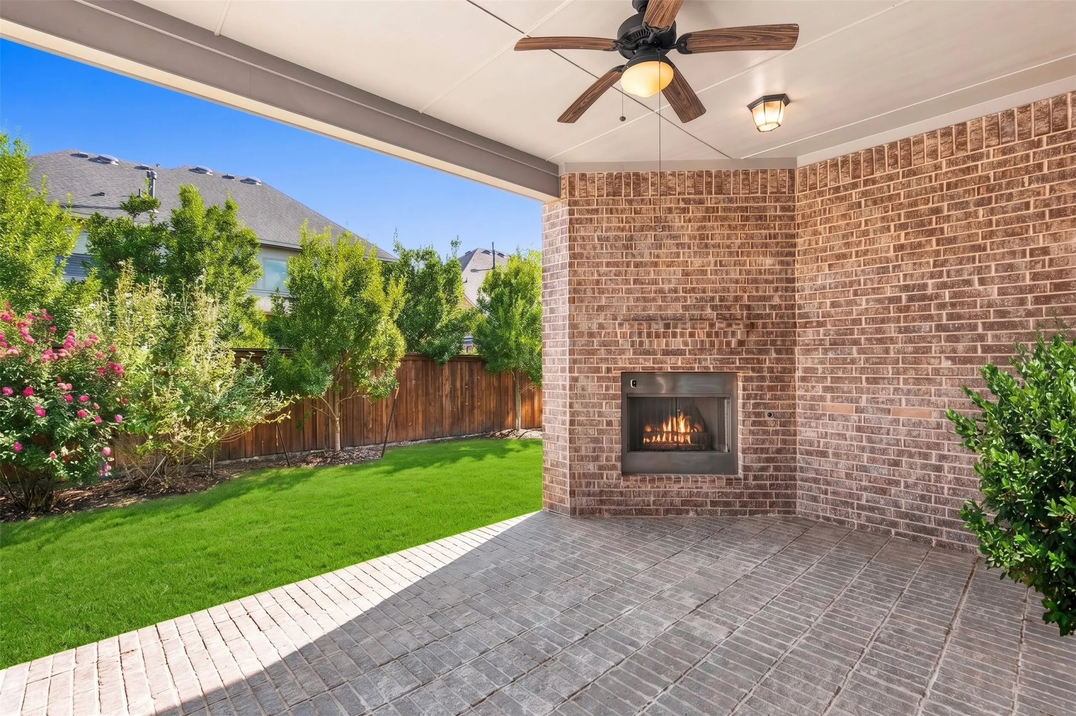 Single Family Residence For Sale in Denton County , 3923 Idlebrook Drive, Frisco, Texas 75034, 4 Bedroom, 6 Bathroom, 3 Garage spaces, 4,115 Sqft, built in 2017, mls#21369527, Real Estate Agent in Frisco, Homes For Sale in Denton county, Homes For Sale in Frisco, Realtor in Frisco Texas, Real Estate Brokerage Independent Realty Texas, Luminita Cordes Realtor