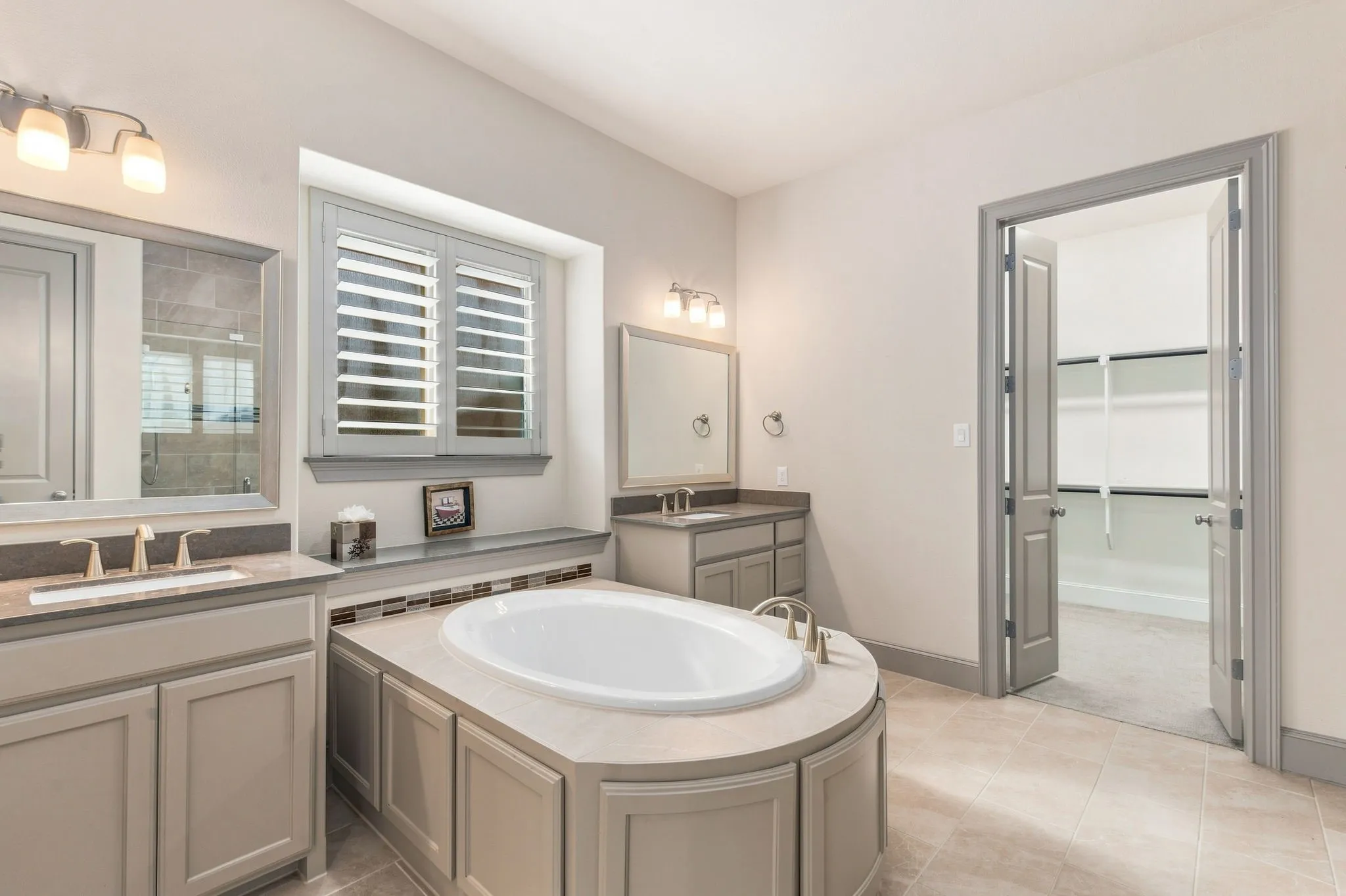 Single Family Residence For Sale in Denton County , 3923 Idlebrook Drive, Frisco, Texas 75034, 4 Bedroom, 6 Bathroom, 3 Garage spaces, 4,115 Sqft, built in 2017, mls#21369527, Real Estate Agent in Frisco, Homes For Sale in Denton county, Homes For Sale in Frisco, Realtor in Frisco Texas, Real Estate Brokerage Independent Realty Texas, Luminita Cordes Realtor