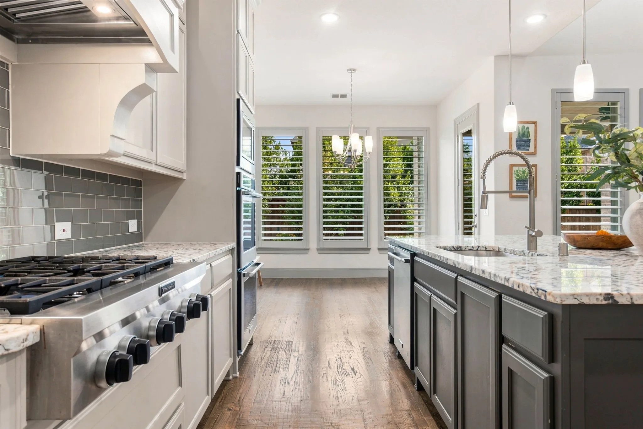 Single Family Residence For Sale in Denton County , 3923 Idlebrook Drive, Frisco, Texas 75034, 4 Bedroom, 6 Bathroom, 3 Garage spaces, 4,115 Sqft, built in 2017, mls#21369527, Real Estate Agent in Frisco, Homes For Sale in Denton county, Homes For Sale in Frisco, Realtor in Frisco Texas, Real Estate Brokerage Independent Realty Texas, Luminita Cordes Realtor