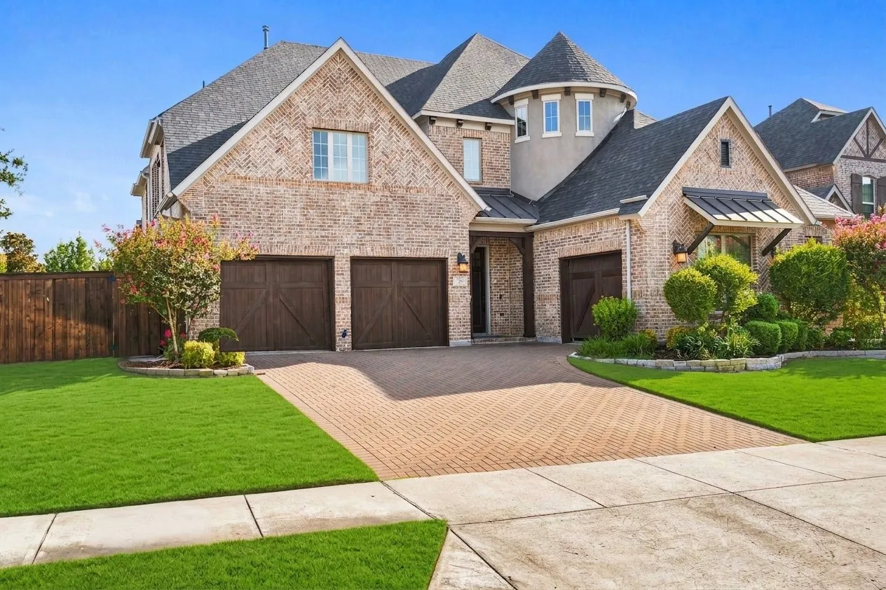 Single Family Residence For Sale in Denton County , 3923 Idlebrook Drive, Frisco, Texas 75034, 4 Bedroom, 6 Bathroom, 3 Garage spaces, 4,115 Sqft, built in 2017, mls#21369527, Real Estate Agent in Frisco, Homes For Sale in Denton county, Homes For Sale in Frisco, Realtor in Frisco Texas, Real Estate Brokerage Independent Realty Texas, Luminita Cordes Realtor