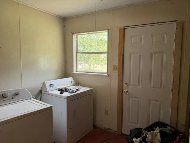 Single Family Residence For Sale in Mc Lennan County , 407 Julius Street, Riesel, Texas 76682, 2 Bedroom, 1 Bathroom, Garage spaces, 808 Sqft, built in 1952, mls#21370141, Real Estate Agent in Riesel, Homes For Sale in Mc Lennan county, Homes For Sale in Riesel, Realtor in Riesel Texas, Real Estate Brokerage Independent Realty Texas, Luminita Cordes Realtor
