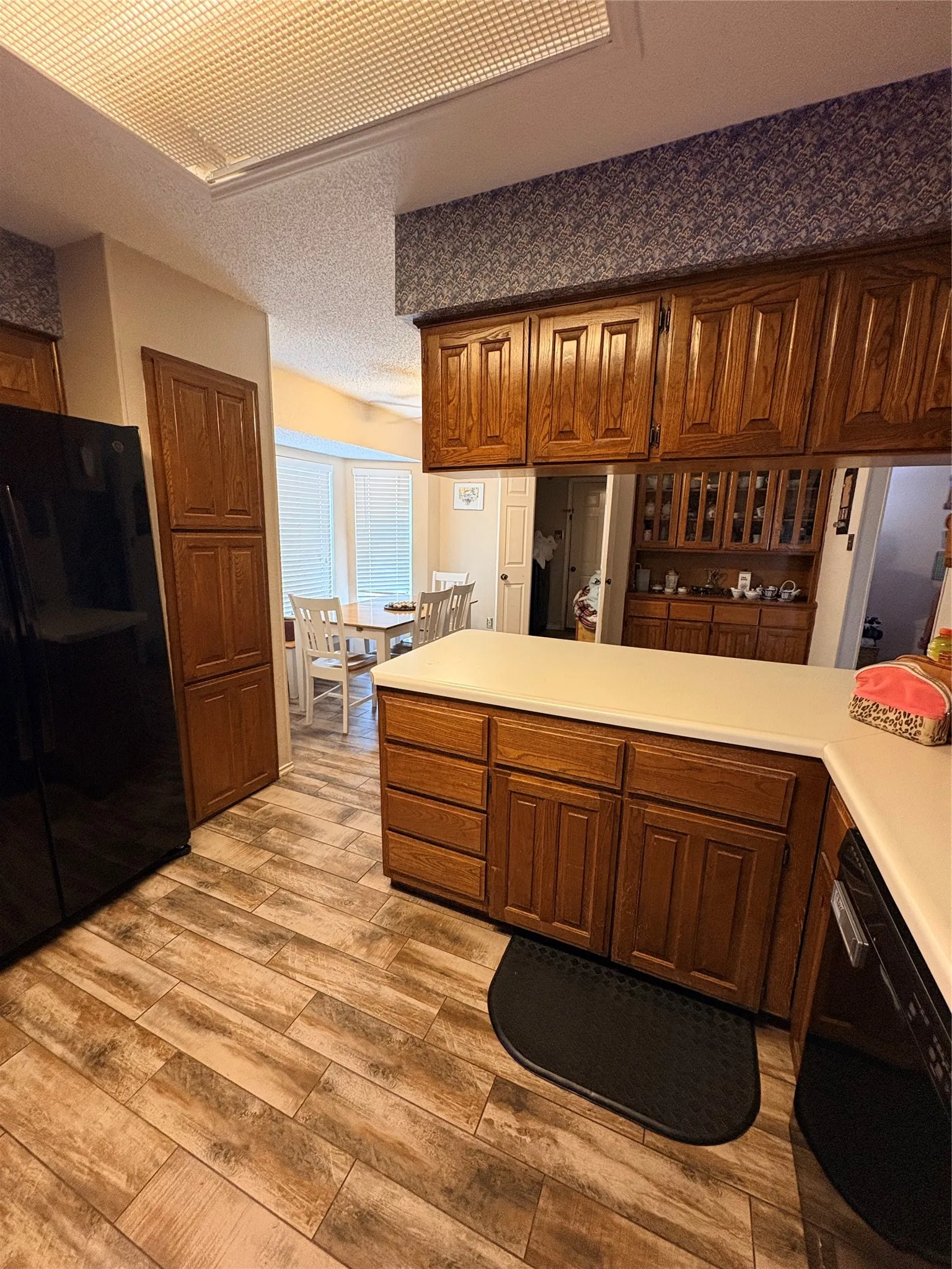 Single Family Residence For Sale in Tarrant County , 1908 Berrybrook Drive, Fort Worth, Texas 76134, 3 Bedroom, 2 Bathroom, 2 Garage spaces, 1,691 Sqft, built in 1985, mls#21369624, Real Estate Agent in Fort Worth, Homes For Sale in Tarrant county, Homes For Sale in Fort Worth, Realtor in Fort Worth Texas, Real Estate Brokerage Independent Realty Texas, Luminita Cordes Realtor