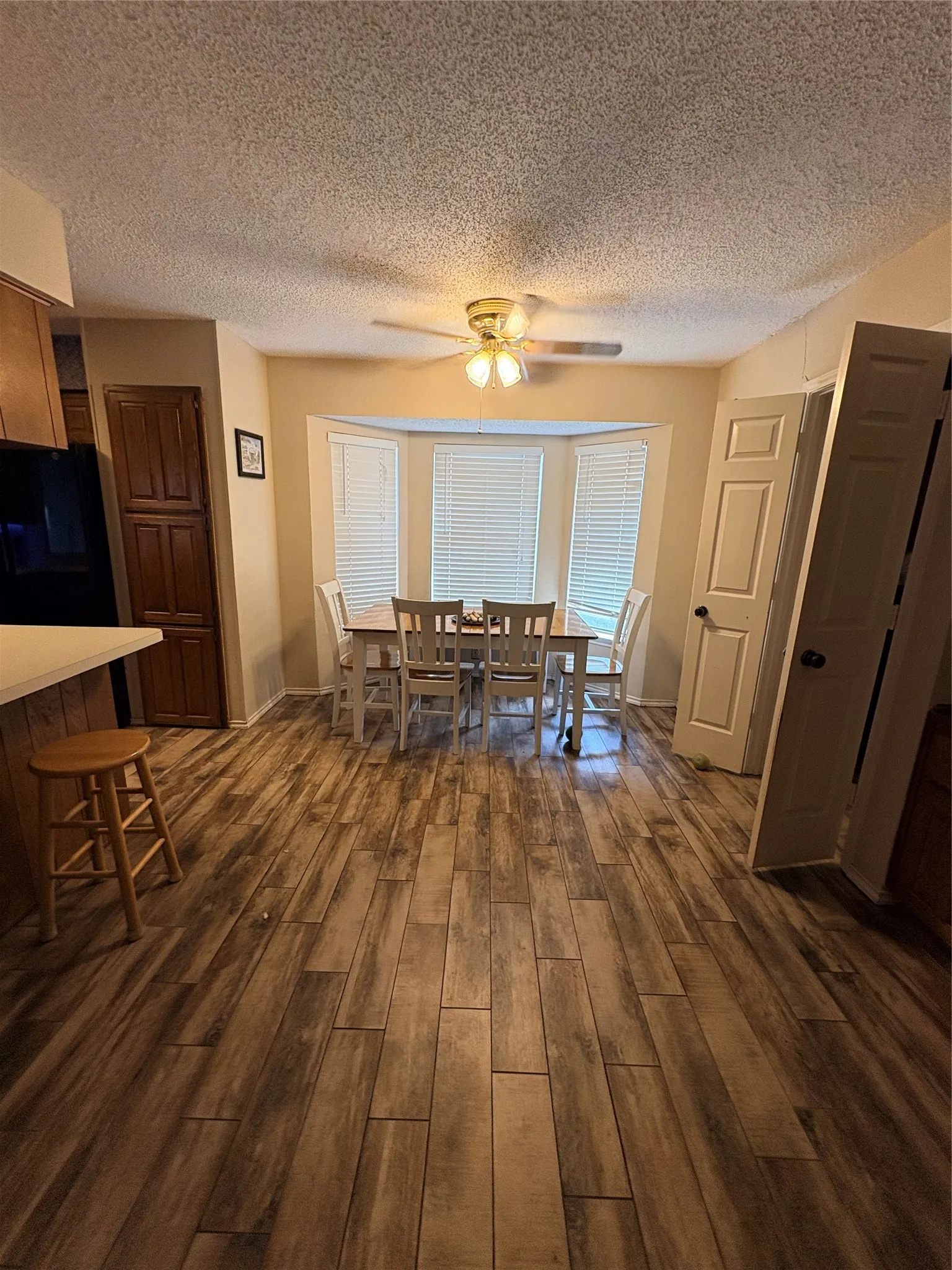 Single Family Residence For Sale in Tarrant County , 1908 Berrybrook Drive, Fort Worth, Texas 76134, 3 Bedroom, 2 Bathroom, 2 Garage spaces, 1,691 Sqft, built in 1985, mls#21369624, Real Estate Agent in Fort Worth, Homes For Sale in Tarrant county, Homes For Sale in Fort Worth, Realtor in Fort Worth Texas, Real Estate Brokerage Independent Realty Texas, Luminita Cordes Realtor
