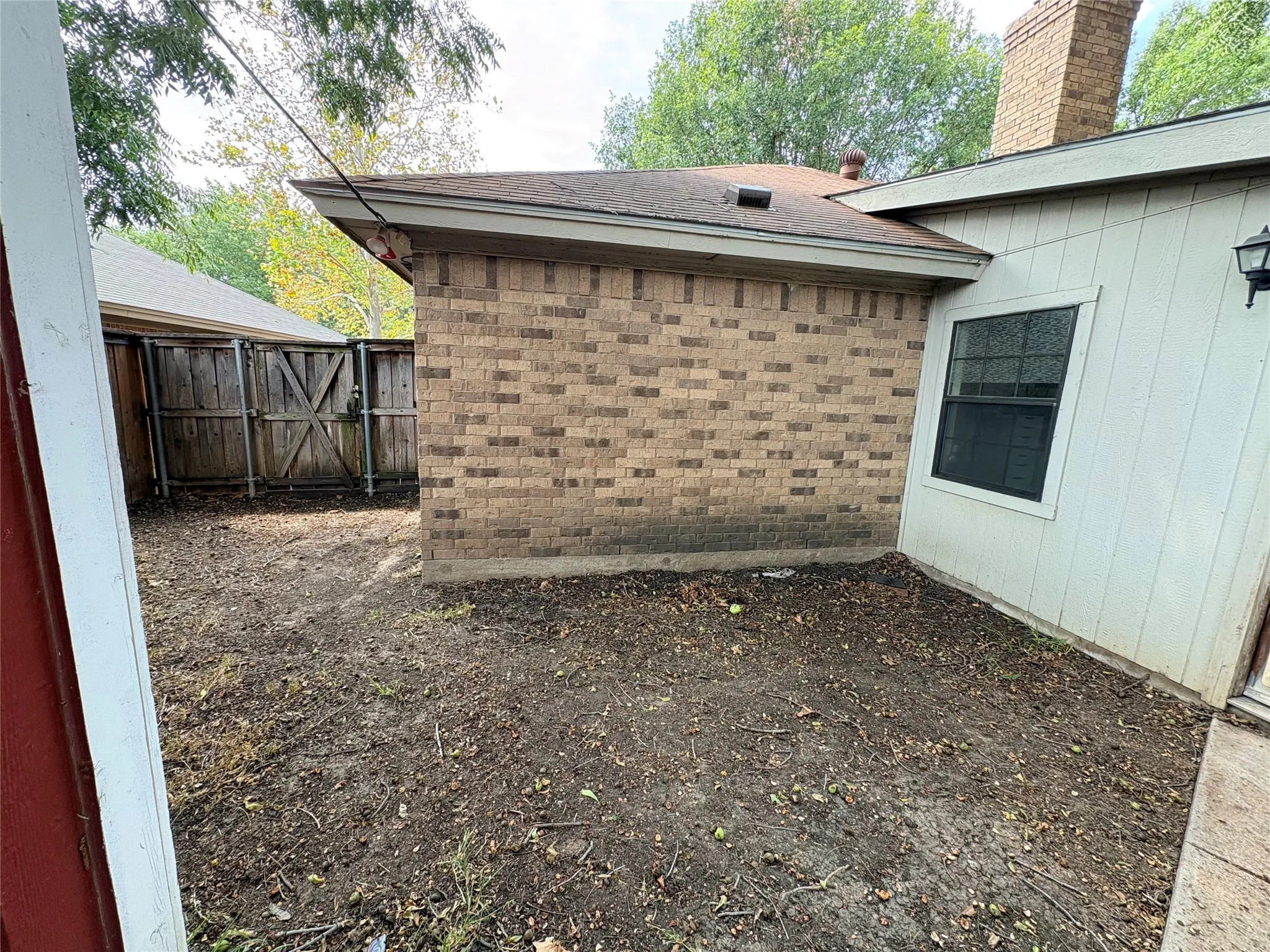 Single Family Residence For Sale in Tarrant County , 1908 Berrybrook Drive, Fort Worth, Texas 76134, 3 Bedroom, 2 Bathroom, 2 Garage spaces, 1,691 Sqft, built in 1985, mls#21369624, Real Estate Agent in Fort Worth, Homes For Sale in Tarrant county, Homes For Sale in Fort Worth, Realtor in Fort Worth Texas, Real Estate Brokerage Independent Realty Texas, Luminita Cordes Realtor