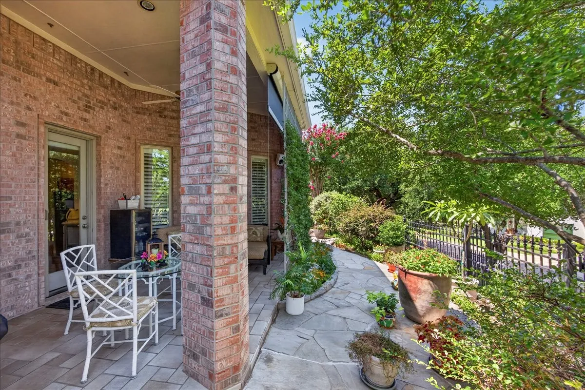 Single Family Residence For Sale in Tarrant County , 6900 Baltusrol Road, Fort Worth, Texas 76132, 4 Bedroom, 3 Bathroom, 2 Garage spaces, 3,348 Sqft, built in 1999, mls#21354249, Real Estate Agent in Fort Worth, Homes For Sale in Tarrant county, Homes For Sale in Fort Worth, Realtor in Fort Worth Texas, Real Estate Brokerage Independent Realty Texas, Luminita Cordes Realtor