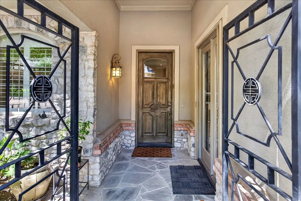 Single Family Residence For Sale in Tarrant County , 6900 Baltusrol Road, Fort Worth, Texas 76132, 4 Bedroom, 3 Bathroom, 2 Garage spaces, 3,348 Sqft, built in 1999, mls#21354249, Real Estate Agent in Fort Worth, Homes For Sale in Tarrant county, Homes For Sale in Fort Worth, Realtor in Fort Worth Texas, Real Estate Brokerage Independent Realty Texas, Luminita Cordes Realtor