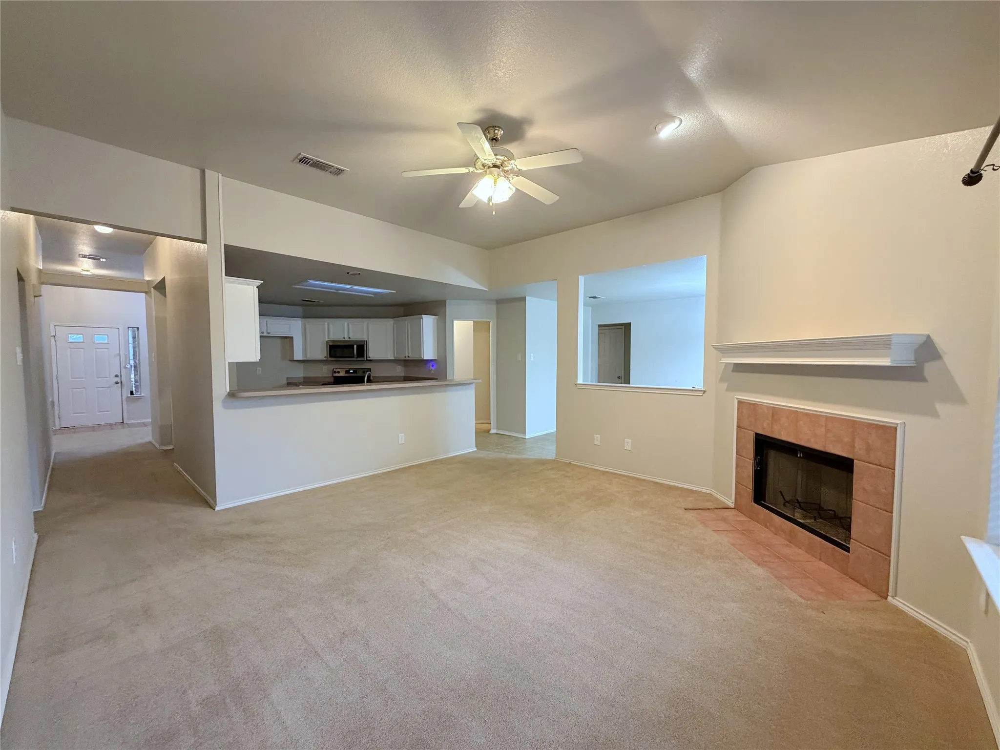 Single Family Residence For Rent in Tarrant County , 4720 Saint Thomas Place, Fort Worth, Texas 76135, 3 Bedroom, 2 Bathroom, 2 Garage spaces, 1,982 Sqft, built in 1996, mls#21369976, Real Estate Agent in Fort Worth, Homes For Rent in Tarrant county, Homes For Rent in Fort Worth, Realtor in Fort Worth Texas, Real Estate Brokerage Independent Realty Texas, Luminita Cordes Realtor
