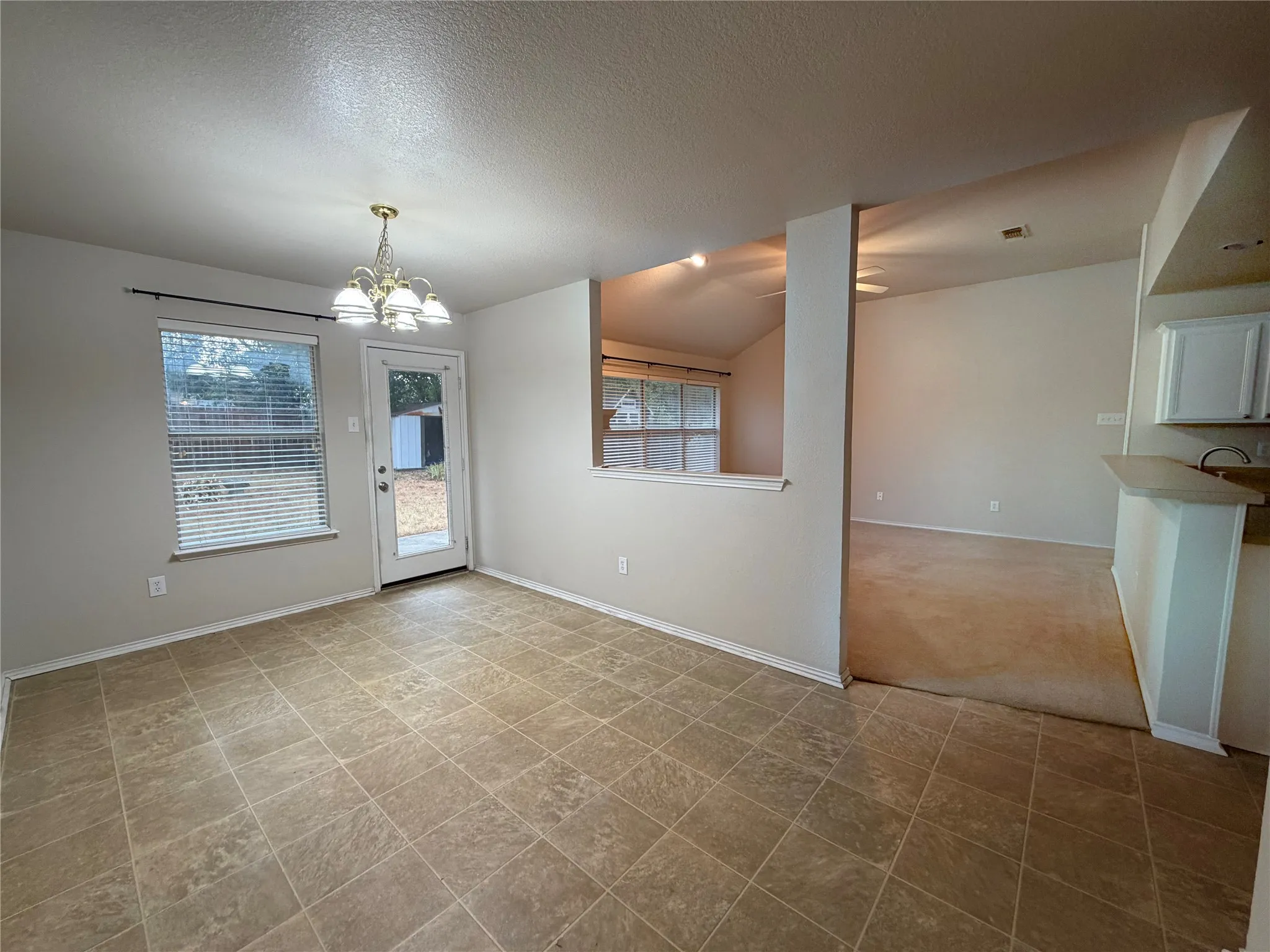 Single Family Residence For Rent in Tarrant County , 4720 Saint Thomas Place, Fort Worth, Texas 76135, 3 Bedroom, 2 Bathroom, 2 Garage spaces, 1,982 Sqft, built in 1996, mls#21369976, Real Estate Agent in Fort Worth, Homes For Rent in Tarrant county, Homes For Rent in Fort Worth, Realtor in Fort Worth Texas, Real Estate Brokerage Independent Realty Texas, Luminita Cordes Realtor