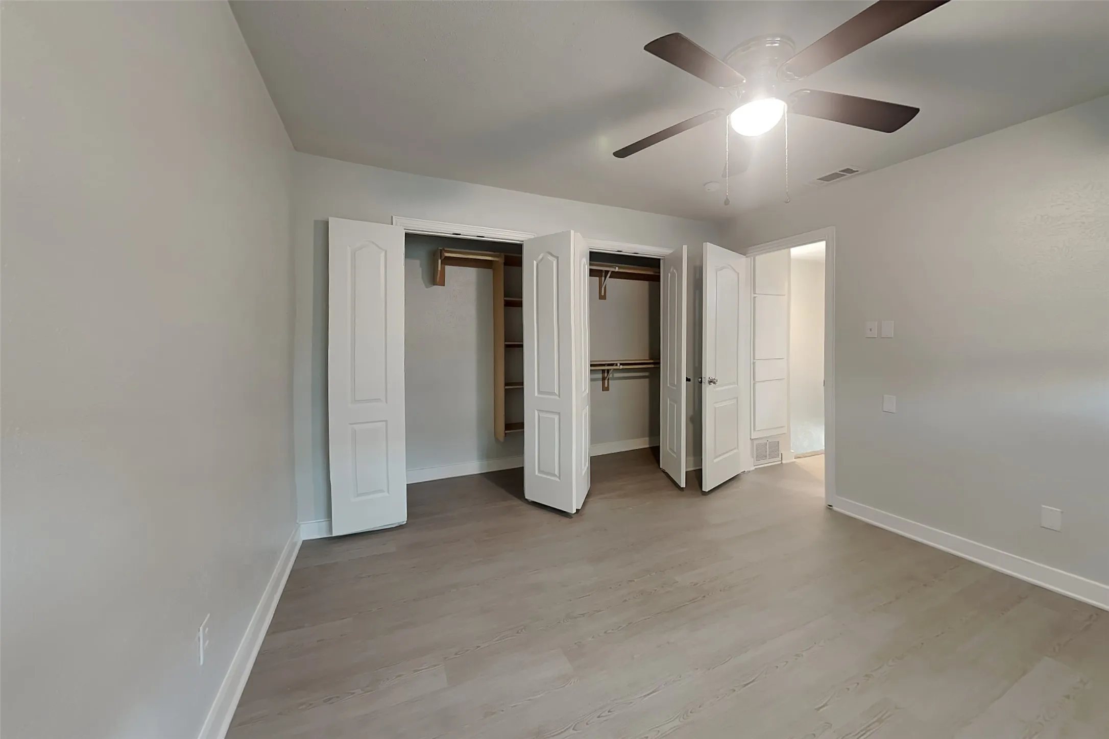Single Family Residence For Rent in Dallas County , 2803 Ursa Circle, Garland, Texas 75044, 3 Bedroom, 2 Bathroom, Garage spaces, 1,218 Sqft, built in 1972, mls#21367277, Real Estate Agent in Garland, Homes For Rent in Dallas county, Homes For Rent in Garland, Realtor in Garland Texas, Real Estate Brokerage Independent Realty Texas, Luminita Cordes Realtor