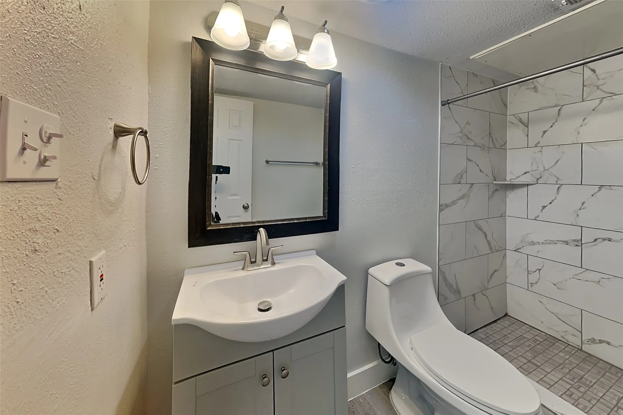 Single Family Residence For Rent in Dallas County , 2803 Ursa Circle, Garland, Texas 75044, 3 Bedroom, 2 Bathroom, Garage spaces, 1,218 Sqft, built in 1972, mls#21367277, Real Estate Agent in Garland, Homes For Rent in Dallas county, Homes For Rent in Garland, Realtor in Garland Texas, Real Estate Brokerage Independent Realty Texas, Luminita Cordes Realtor