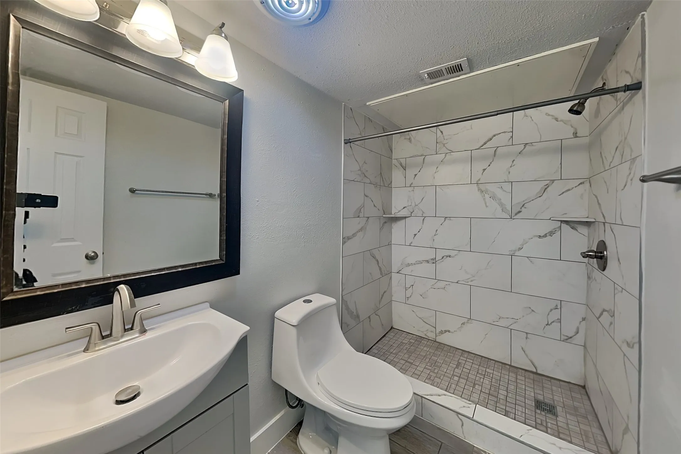 Single Family Residence For Rent in Dallas County , 2803 Ursa Circle, Garland, Texas 75044, 3 Bedroom, 2 Bathroom, Garage spaces, 1,218 Sqft, built in 1972, mls#21367277, Real Estate Agent in Garland, Homes For Rent in Dallas county, Homes For Rent in Garland, Realtor in Garland Texas, Real Estate Brokerage Independent Realty Texas, Luminita Cordes Realtor