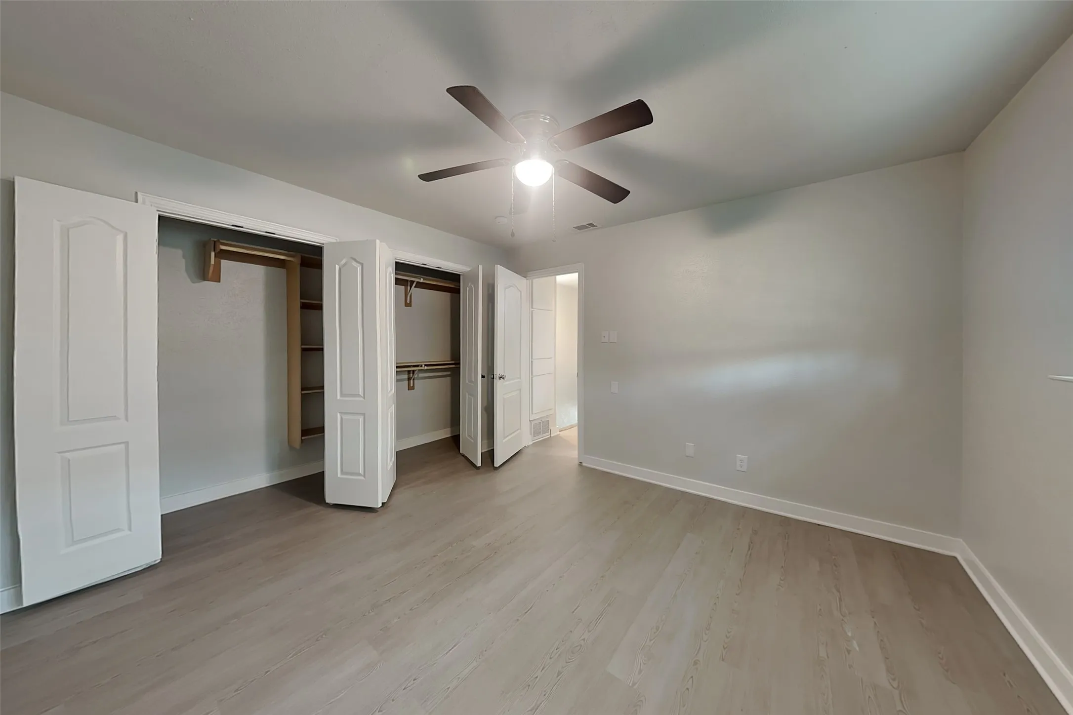 Single Family Residence For Rent in Dallas County , 2803 Ursa Circle, Garland, Texas 75044, 3 Bedroom, 2 Bathroom, Garage spaces, 1,218 Sqft, built in 1972, mls#21367277, Real Estate Agent in Garland, Homes For Rent in Dallas county, Homes For Rent in Garland, Realtor in Garland Texas, Real Estate Brokerage Independent Realty Texas, Luminita Cordes Realtor