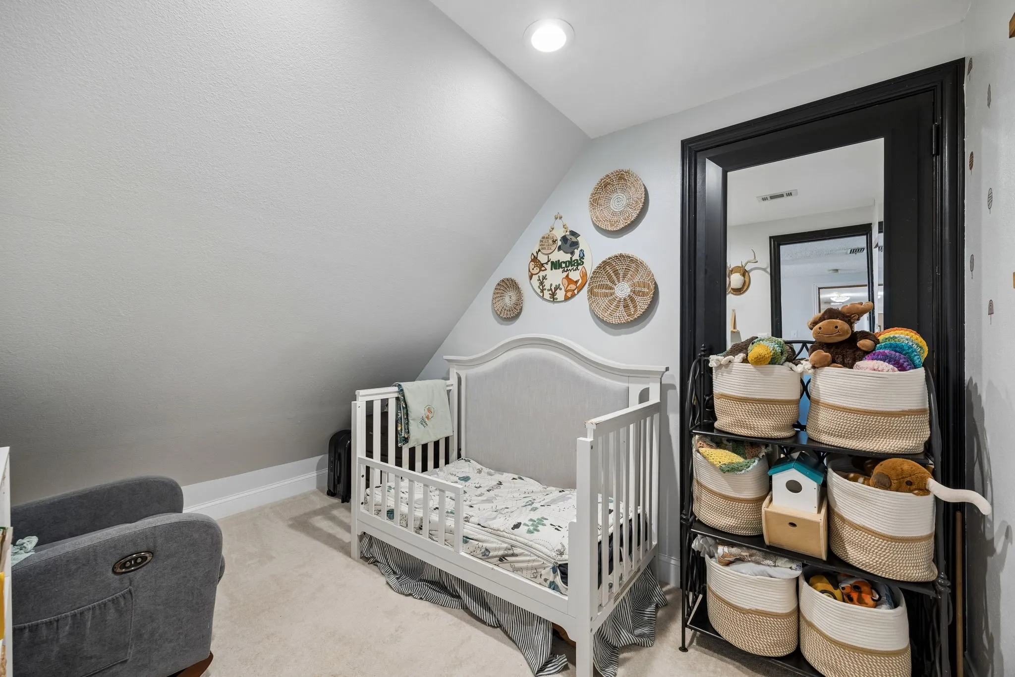 Single Family Residence For Sale in Tarrant County , 9300 Indian Knoll Trail, Keller, Texas 76248, 5 Bedroom, 3 Bathroom, 2 Garage spaces, 3,200 Sqft, built in 1971, mls#21369603, Real Estate Agent in Keller, Homes For Sale in Tarrant county, Homes For Sale in Keller, Realtor in Keller Texas, Real Estate Brokerage Independent Realty Texas, Luminita Cordes Realtor
