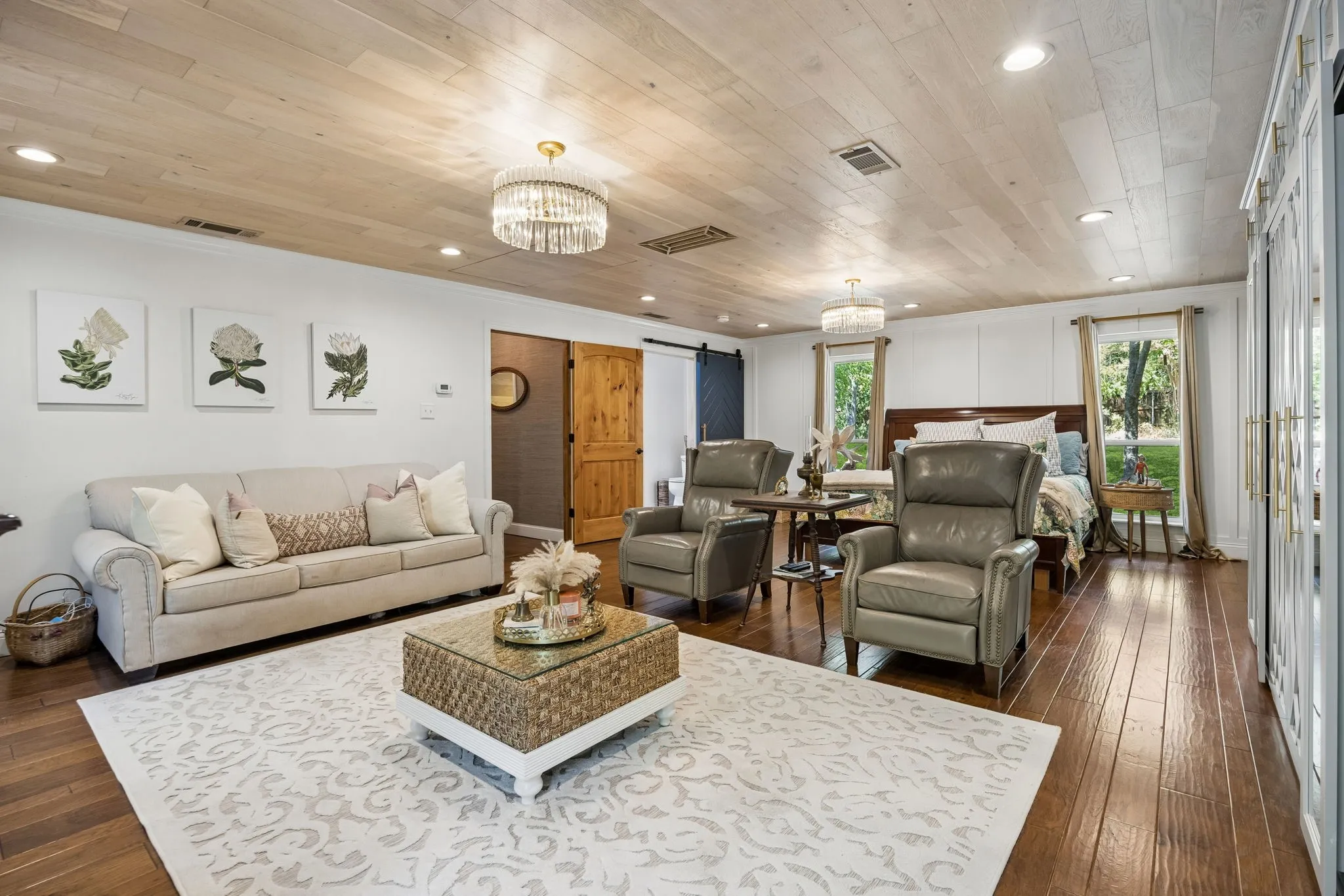 Single Family Residence For Sale in Tarrant County , 9300 Indian Knoll Trail, Keller, Texas 76248, 5 Bedroom, 3 Bathroom, 2 Garage spaces, 3,200 Sqft, built in 1971, mls#21369603, Real Estate Agent in Keller, Homes For Sale in Tarrant county, Homes For Sale in Keller, Realtor in Keller Texas, Real Estate Brokerage Independent Realty Texas, Luminita Cordes Realtor