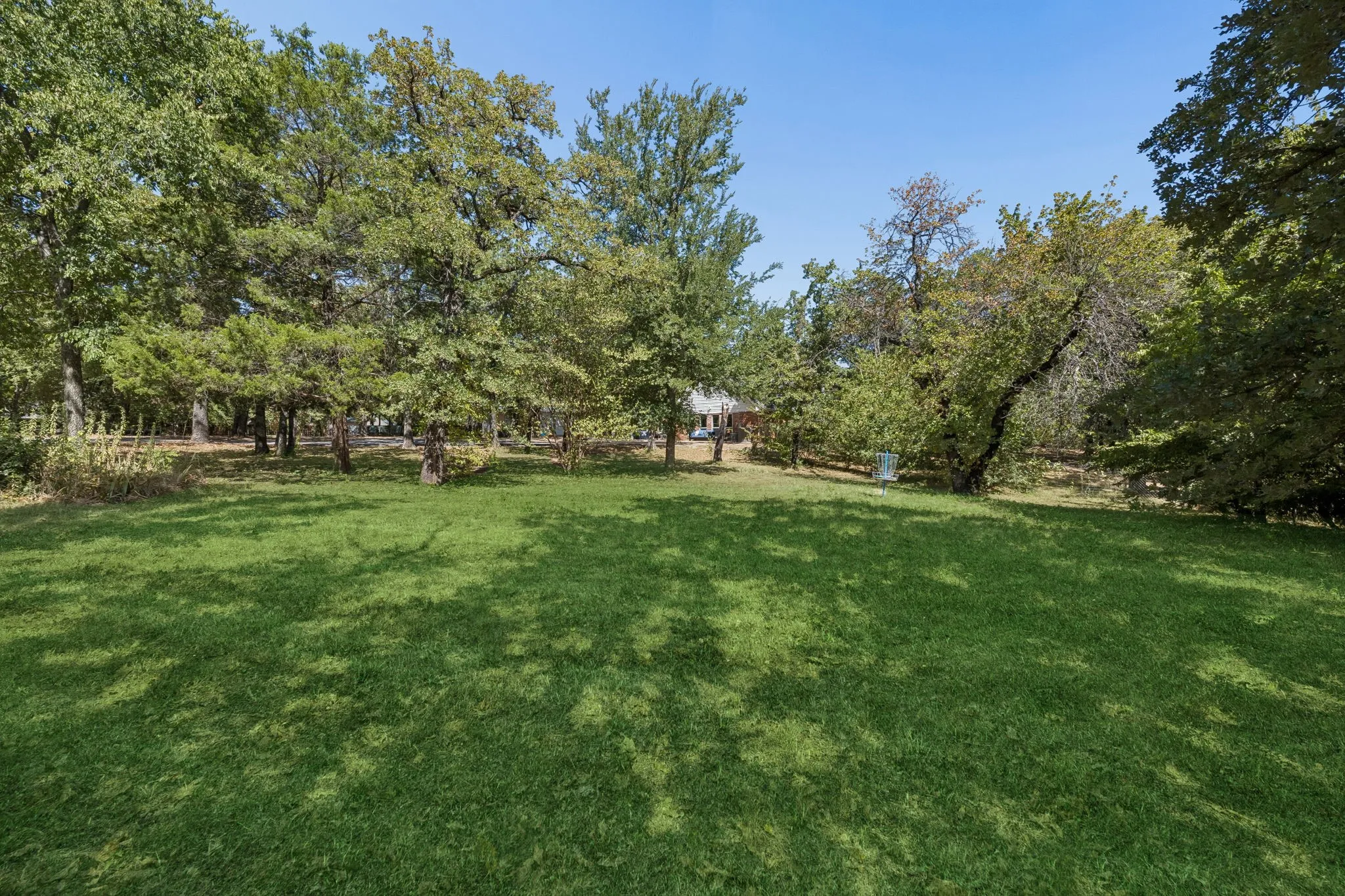 Single Family Residence For Sale in Tarrant County , 9300 Indian Knoll Trail, Keller, Texas 76248, 5 Bedroom, 3 Bathroom, 2 Garage spaces, 3,200 Sqft, built in 1971, mls#21369603, Real Estate Agent in Keller, Homes For Sale in Tarrant county, Homes For Sale in Keller, Realtor in Keller Texas, Real Estate Brokerage Independent Realty Texas, Luminita Cordes Realtor