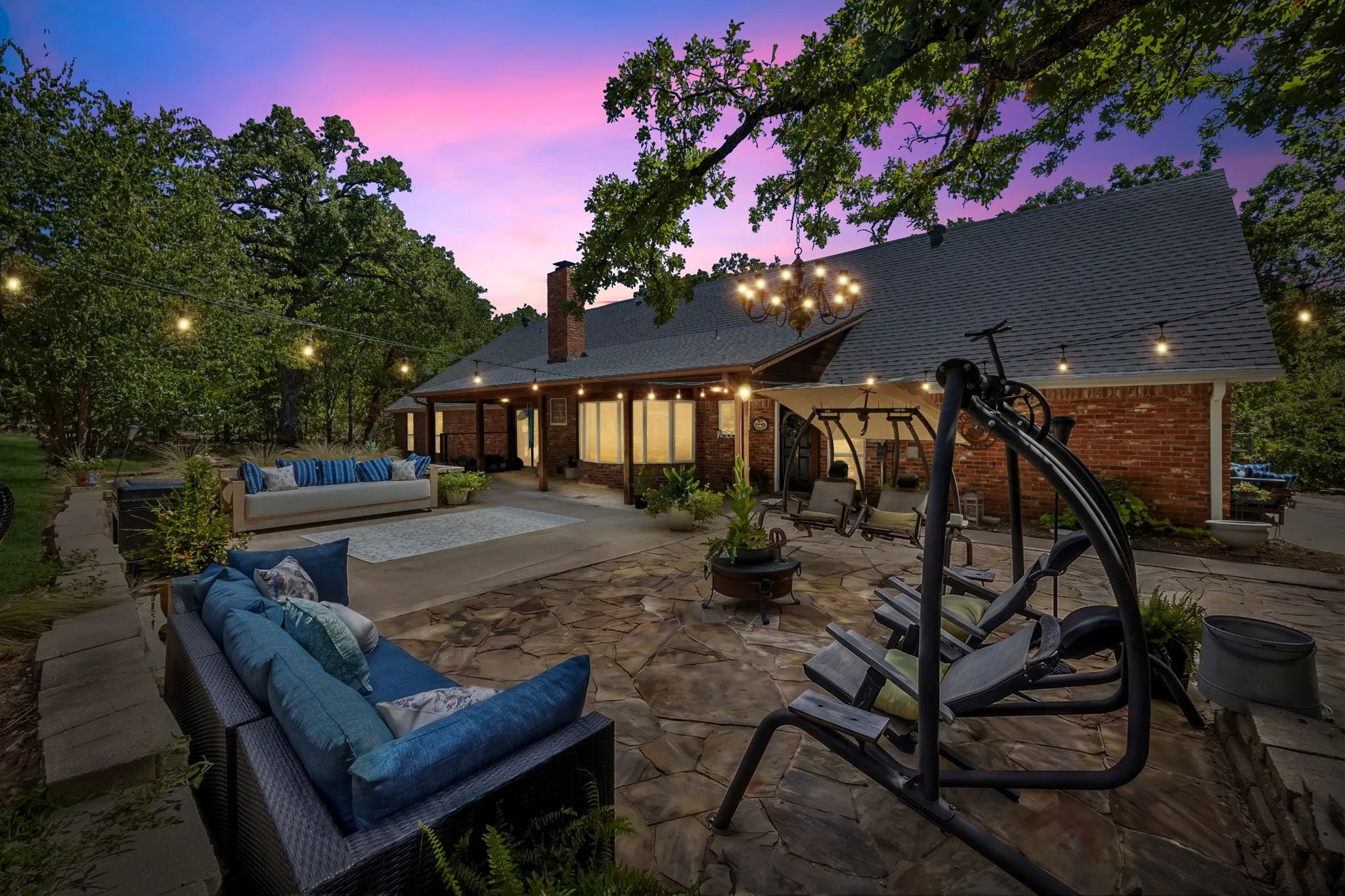 Single Family Residence For Sale in Tarrant County , 9300 Indian Knoll Trail, Keller, Texas 76248, 5 Bedroom, 3 Bathroom, 2 Garage spaces, 3,200 Sqft, built in 1971, mls#21369603, Real Estate Agent in Keller, Homes For Sale in Tarrant county, Homes For Sale in Keller, Realtor in Keller Texas, Real Estate Brokerage Independent Realty Texas, Luminita Cordes Realtor