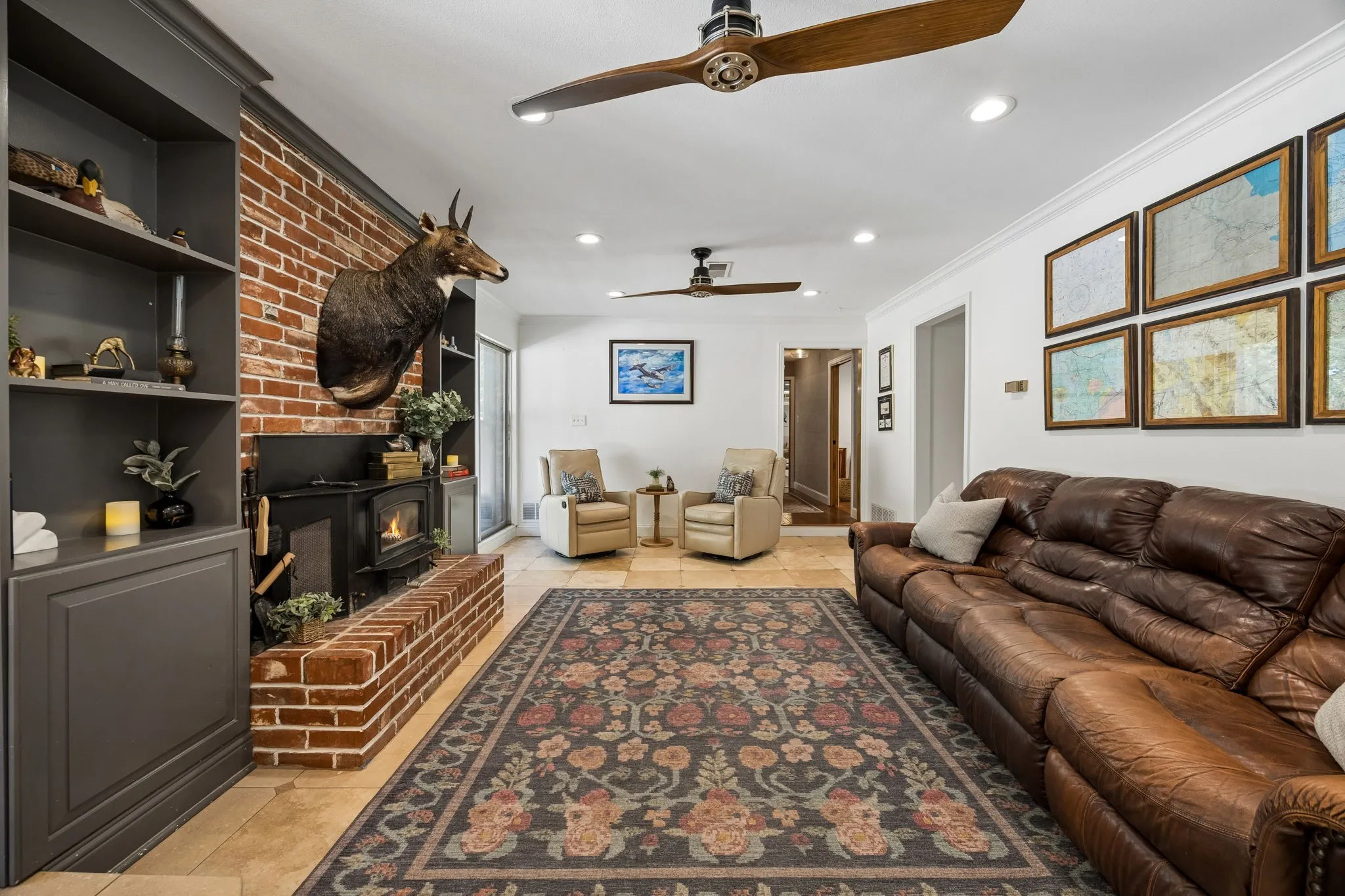 Single Family Residence For Sale in Tarrant County , 9300 Indian Knoll Trail, Keller, Texas 76248, 5 Bedroom, 3 Bathroom, 2 Garage spaces, 3,200 Sqft, built in 1971, mls#21369603, Real Estate Agent in Keller, Homes For Sale in Tarrant county, Homes For Sale in Keller, Realtor in Keller Texas, Real Estate Brokerage Independent Realty Texas, Luminita Cordes Realtor