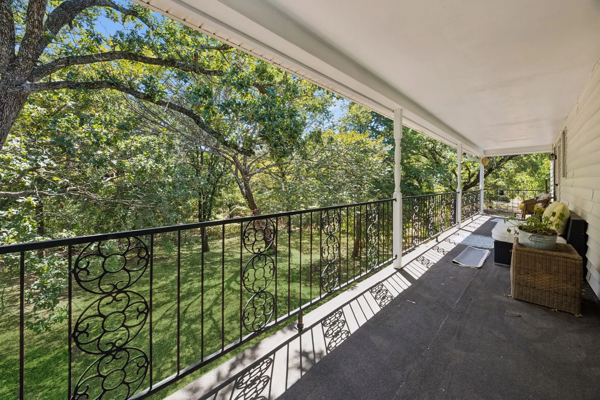 Single Family Residence For Sale in Tarrant County , 9300 Indian Knoll Trail, Keller, Texas 76248, 5 Bedroom, 3 Bathroom, 2 Garage spaces, 3,200 Sqft, built in 1971, mls#21369603, Real Estate Agent in Keller, Homes For Sale in Tarrant county, Homes For Sale in Keller, Realtor in Keller Texas, Real Estate Brokerage Independent Realty Texas, Luminita Cordes Realtor