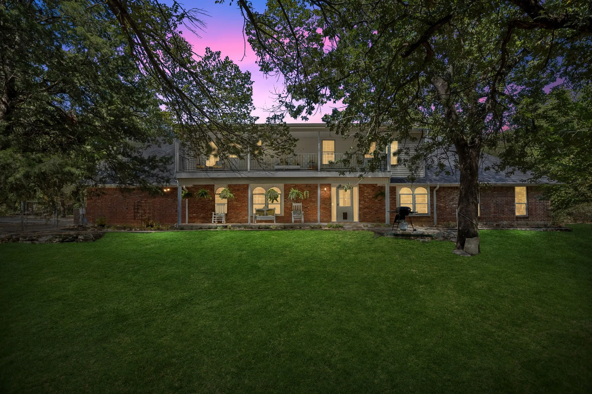 Single Family Residence For Sale in Tarrant County , 9300 Indian Knoll Trail, Keller, Texas 76248, 5 Bedroom, 3 Bathroom, 2 Garage spaces, 3,200 Sqft, built in 1971, mls#21369603, Real Estate Agent in Keller, Homes For Sale in Tarrant county, Homes For Sale in Keller, Realtor in Keller Texas, Real Estate Brokerage Independent Realty Texas, Luminita Cordes Realtor