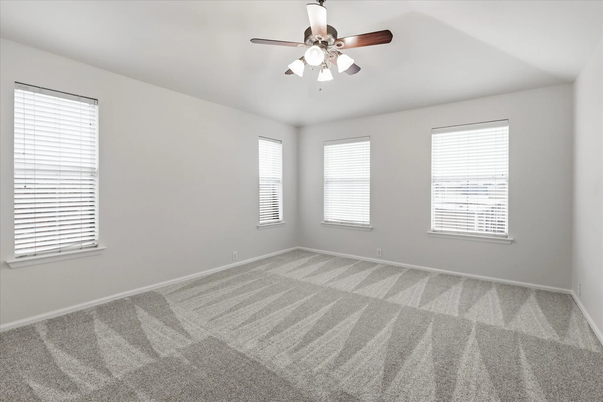 Townhouse For Sale in Denton County , 424 Legends Drive, Lewisville, Texas 75057, 3 Bedroom, 3 Bathroom, 2 Garage spaces, 1,710 Sqft, built in 2005, mls#21367456, Real Estate Agent in Lewisville, Homes For Sale in Denton county, Homes For Sale in Lewisville, Realtor in Lewisville Texas, Real Estate Brokerage Independent Realty Texas, Luminita Cordes Realtor