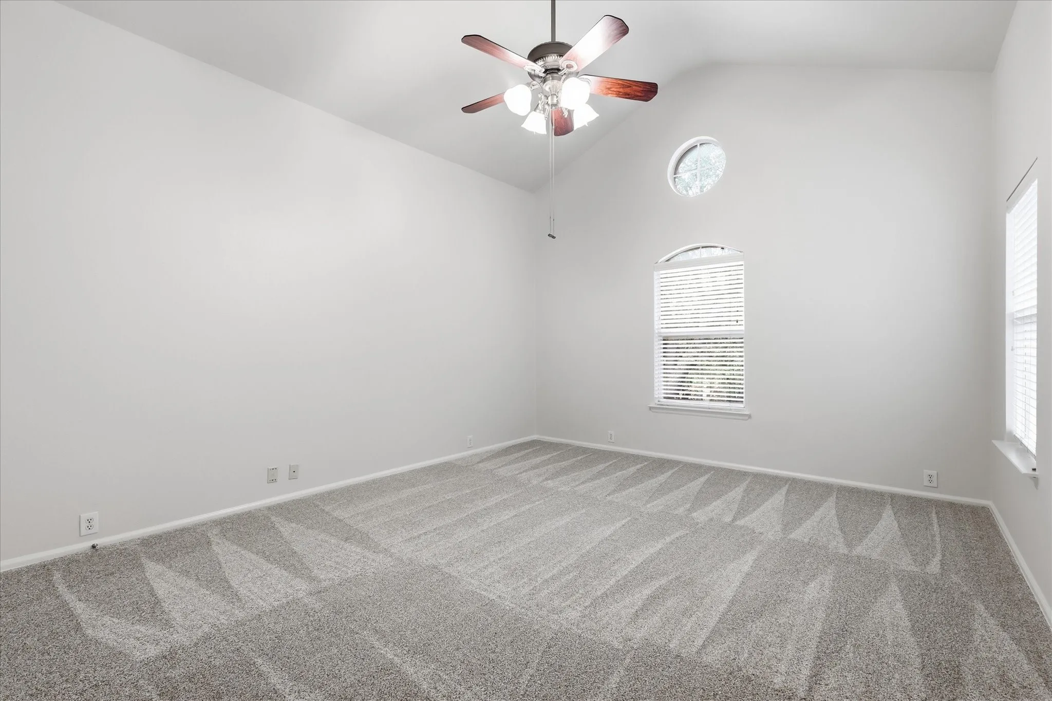 Townhouse For Sale in Denton County , 424 Legends Drive, Lewisville, Texas 75057, 3 Bedroom, 3 Bathroom, 2 Garage spaces, 1,710 Sqft, built in 2005, mls#21367456, Real Estate Agent in Lewisville, Homes For Sale in Denton county, Homes For Sale in Lewisville, Realtor in Lewisville Texas, Real Estate Brokerage Independent Realty Texas, Luminita Cordes Realtor