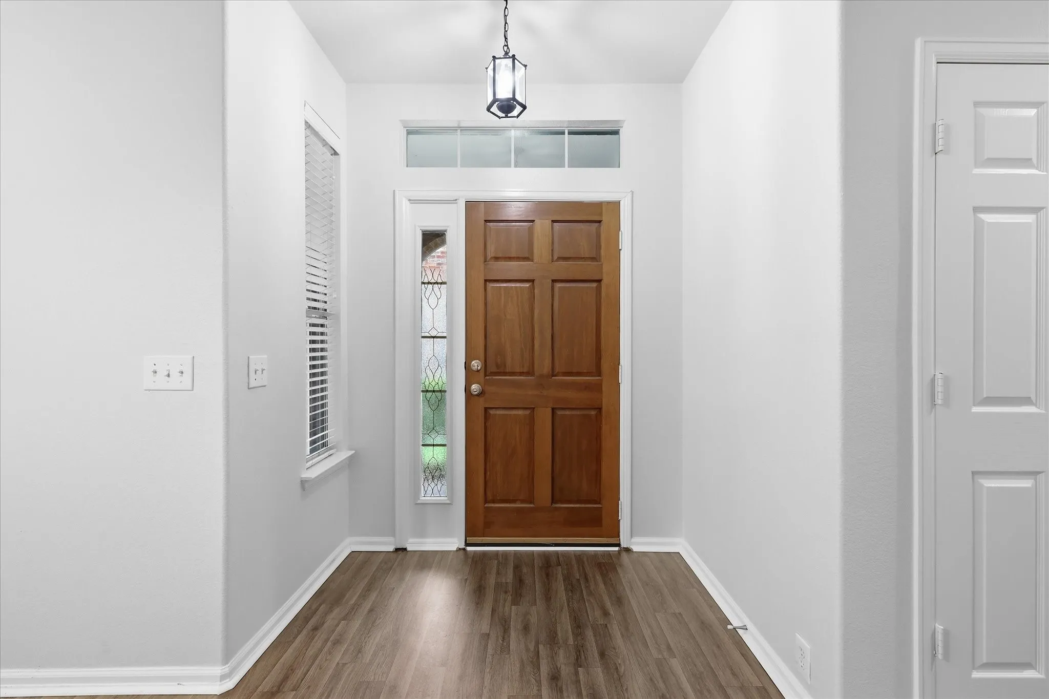 Townhouse For Sale in Denton County , 424 Legends Drive, Lewisville, Texas 75057, 3 Bedroom, 3 Bathroom, 2 Garage spaces, 1,710 Sqft, built in 2005, mls#21367456, Real Estate Agent in Lewisville, Homes For Sale in Denton county, Homes For Sale in Lewisville, Realtor in Lewisville Texas, Real Estate Brokerage Independent Realty Texas, Luminita Cordes Realtor