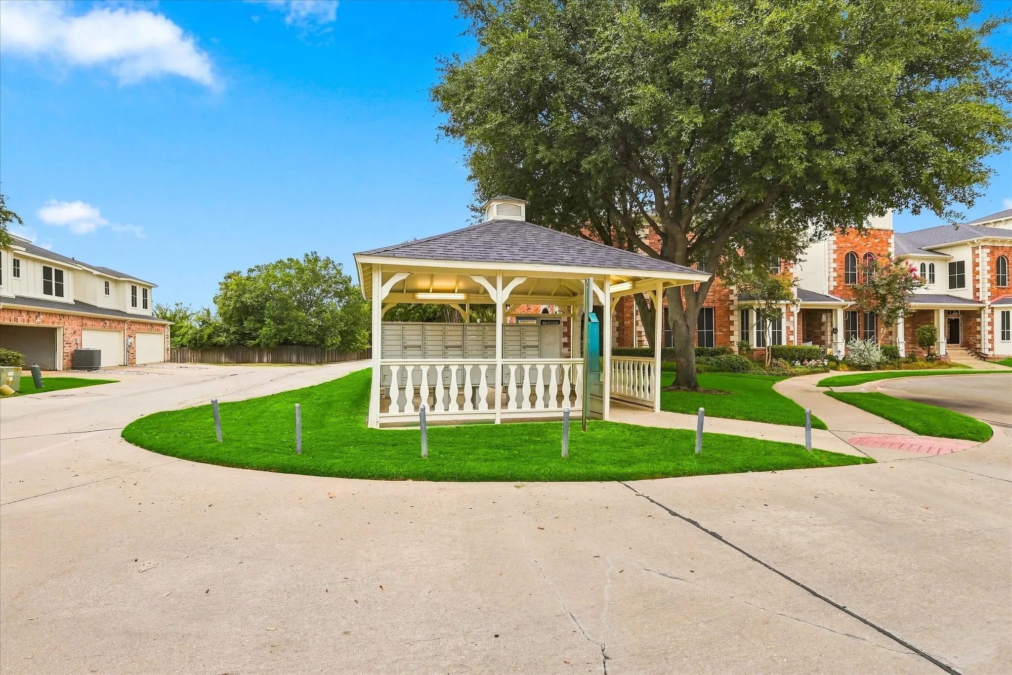 Townhouse For Sale in Denton County , 424 Legends Drive, Lewisville, Texas 75057, 3 Bedroom, 3 Bathroom, 2 Garage spaces, 1,710 Sqft, built in 2005, mls#21367456, Real Estate Agent in Lewisville, Homes For Sale in Denton county, Homes For Sale in Lewisville, Realtor in Lewisville Texas, Real Estate Brokerage Independent Realty Texas, Luminita Cordes Realtor