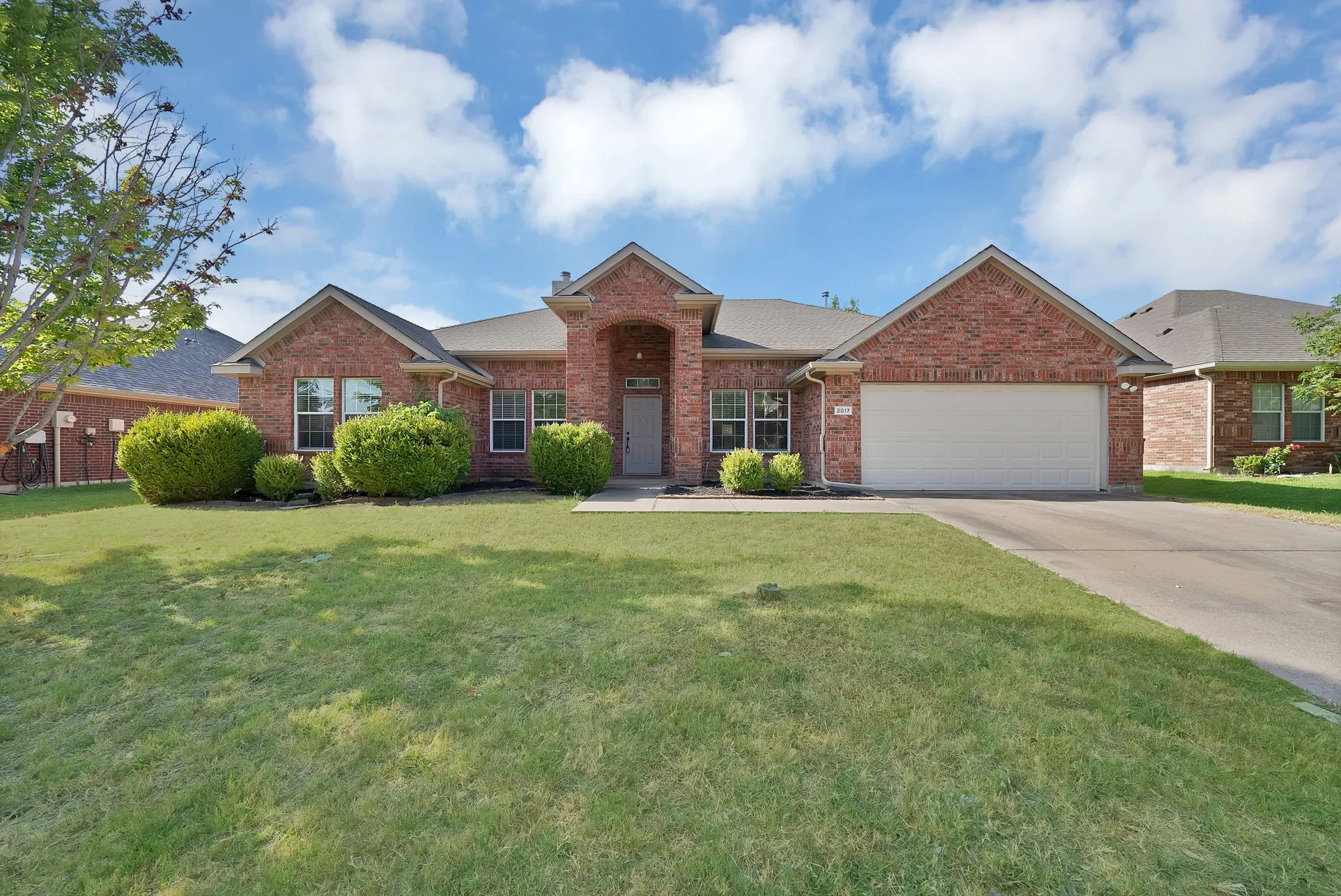 Single Family Residence For Sale in Collin County , 3017 Jacob Drive, Wylie, Texas 75098, 3 Bedroom, 2 Bathroom, 2 Garage spaces, 2,265 Sqft, built in 2004, mls#21364138, Real Estate Agent in Wylie, Homes For Sale in Collin county, Homes For Sale in Wylie, Realtor in Wylie Texas, Real Estate Brokerage Independent Realty Texas, Luminita Cordes Realtor