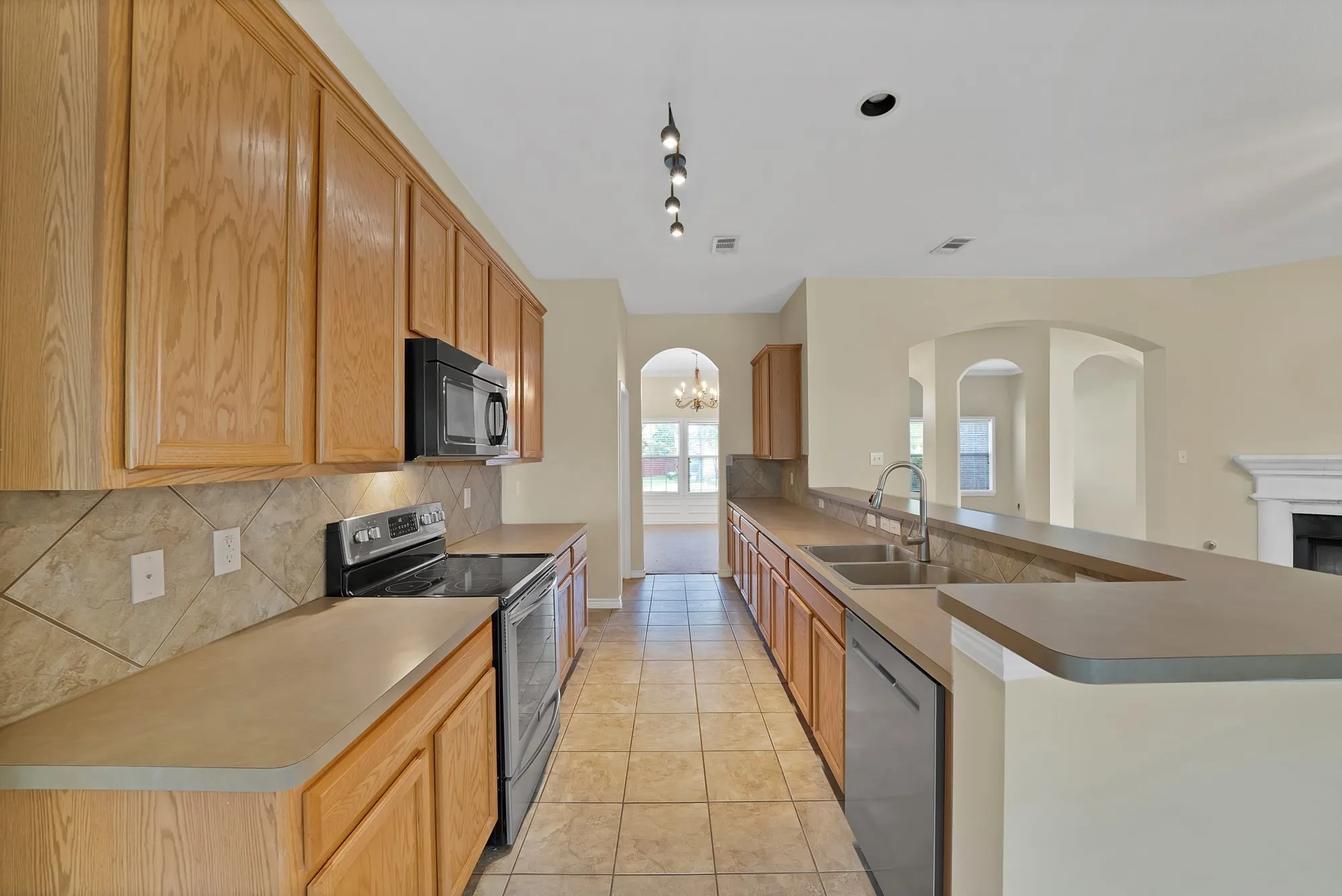 Single Family Residence For Sale in Collin County , 3017 Jacob Drive, Wylie, Texas 75098, 3 Bedroom, 2 Bathroom, 2 Garage spaces, 2,265 Sqft, built in 2004, mls#21364138, Real Estate Agent in Wylie, Homes For Sale in Collin county, Homes For Sale in Wylie, Realtor in Wylie Texas, Real Estate Brokerage Independent Realty Texas, Luminita Cordes Realtor