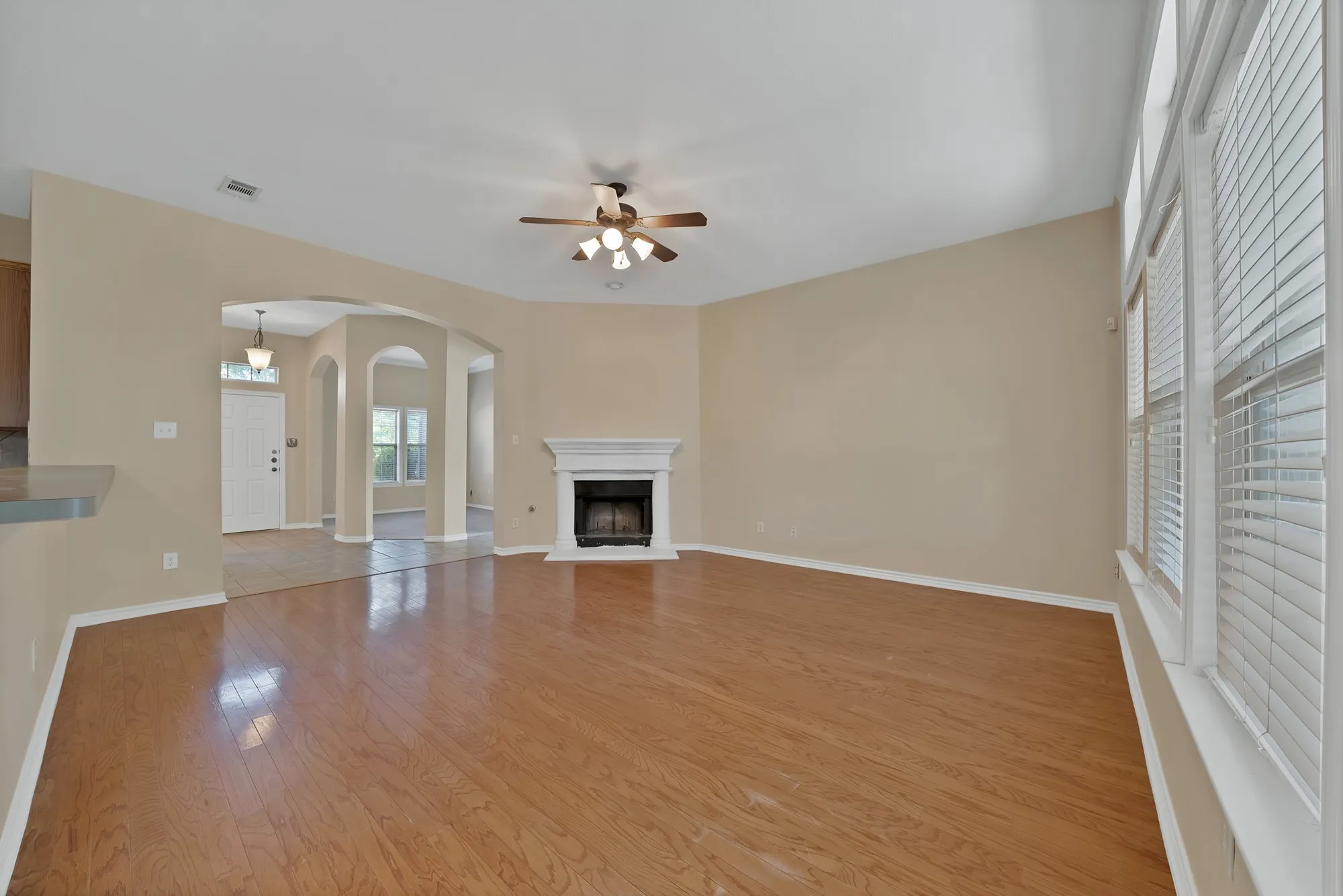 Single Family Residence For Sale in Collin County , 3017 Jacob Drive, Wylie, Texas 75098, 3 Bedroom, 2 Bathroom, 2 Garage spaces, 2,265 Sqft, built in 2004, mls#21364138, Real Estate Agent in Wylie, Homes For Sale in Collin county, Homes For Sale in Wylie, Realtor in Wylie Texas, Real Estate Brokerage Independent Realty Texas, Luminita Cordes Realtor
