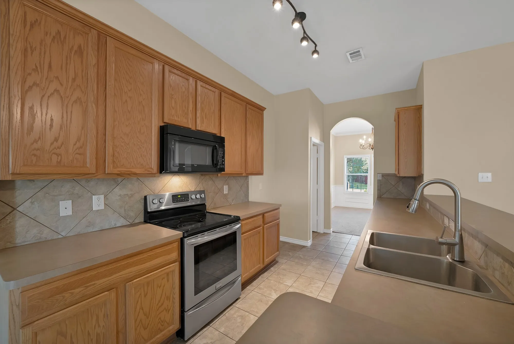 Single Family Residence For Sale in Collin County , 3017 Jacob Drive, Wylie, Texas 75098, 3 Bedroom, 2 Bathroom, 2 Garage spaces, 2,265 Sqft, built in 2004, mls#21364138, Real Estate Agent in Wylie, Homes For Sale in Collin county, Homes For Sale in Wylie, Realtor in Wylie Texas, Real Estate Brokerage Independent Realty Texas, Luminita Cordes Realtor