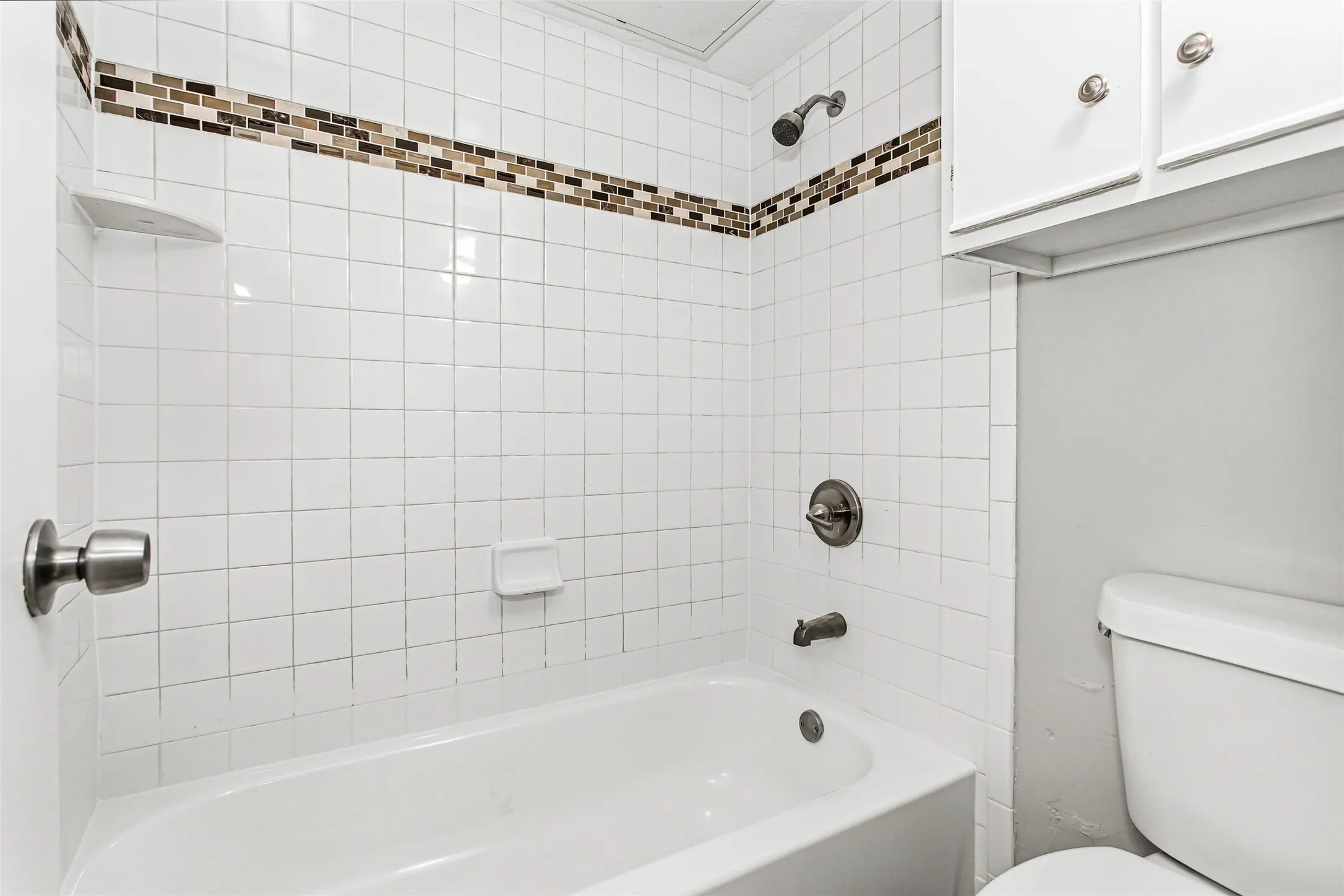 Apartment For Rent in Dallas County , 4319 Mckinney Avenue 103, Dallas, Texas 75205, 1 Bedroom, 1 Bathroom, Garage spaces, 600 Sqft, built in 1975, mls#21370175, Real Estate Agent in Dallas, Homes For Rent in Dallas county, Homes For Rent in Dallas, Realtor in Dallas Texas, Real Estate Brokerage Independent Realty Texas, Luminita Cordes Realtor
