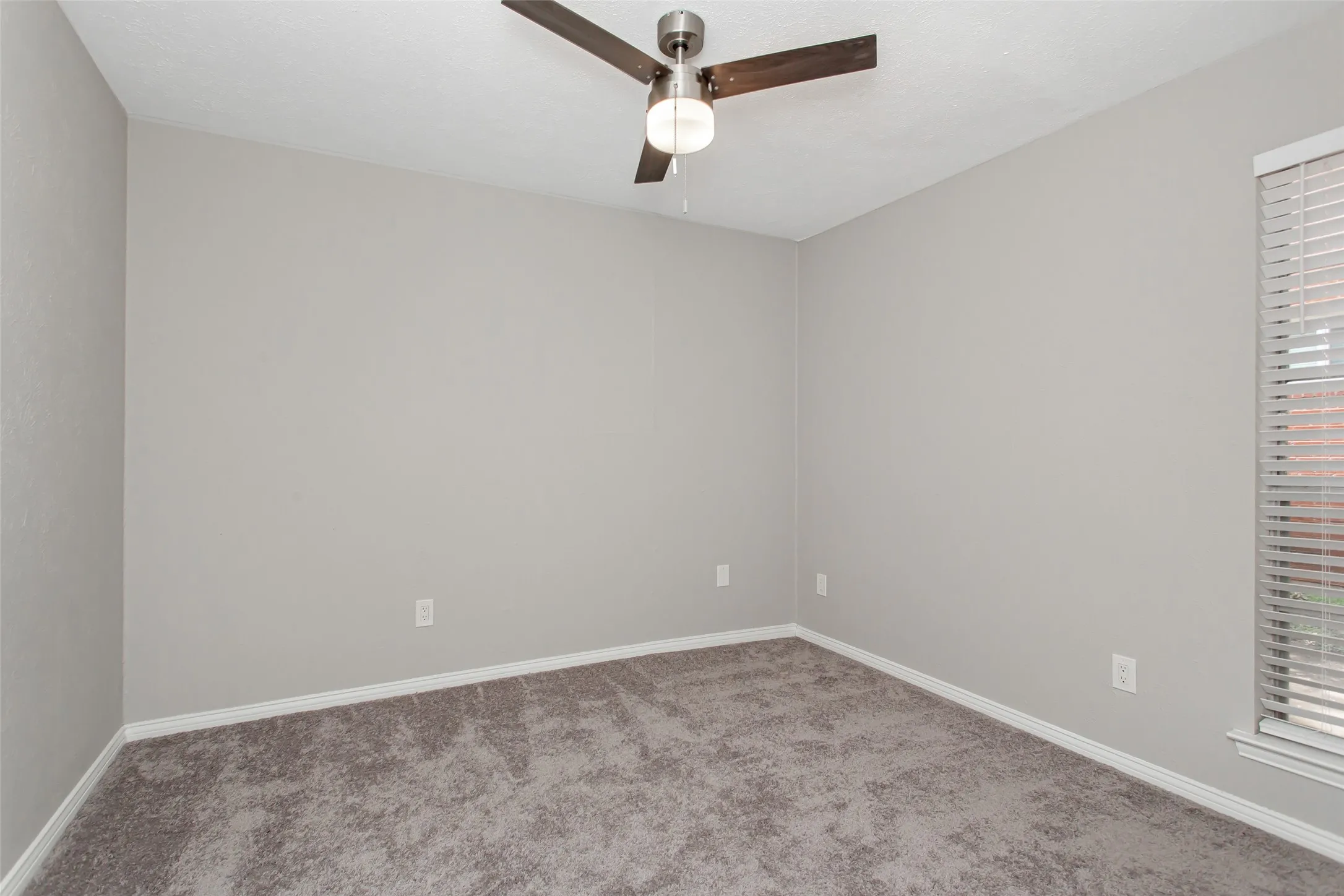 Apartment For Rent in Dallas County , 4319 Mckinney Avenue 103, Dallas, Texas 75205, 1 Bedroom, 1 Bathroom, Garage spaces, 600 Sqft, built in 1975, mls#21370175, Real Estate Agent in Dallas, Homes For Rent in Dallas county, Homes For Rent in Dallas, Realtor in Dallas Texas, Real Estate Brokerage Independent Realty Texas, Luminita Cordes Realtor
