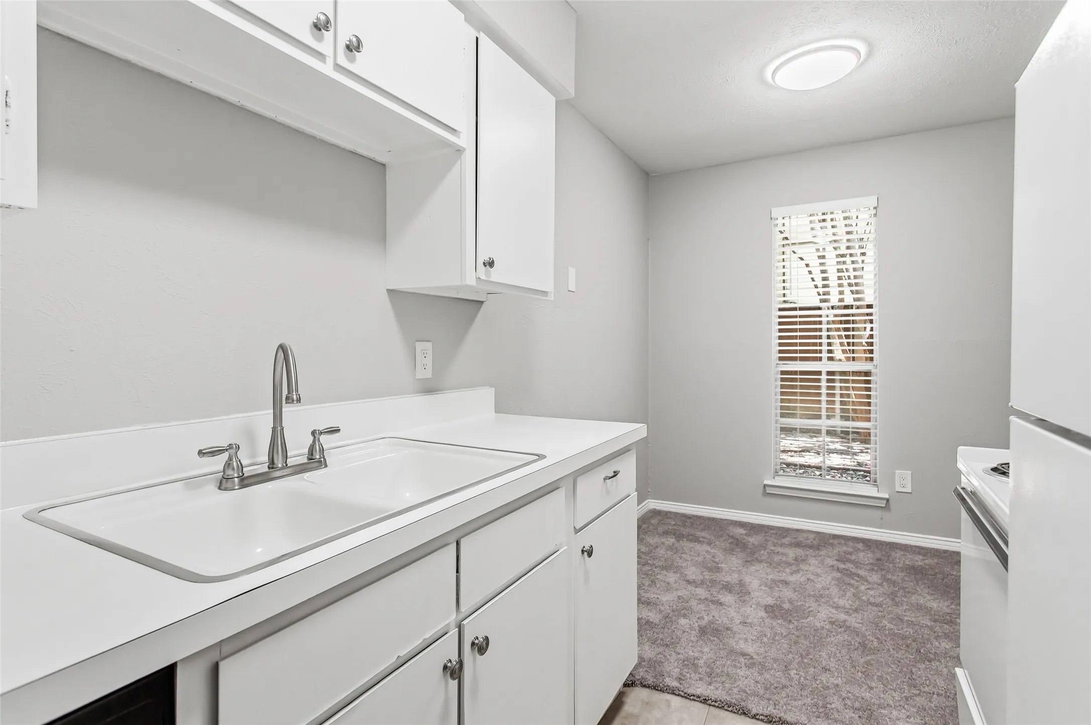 Apartment For Rent in Dallas County , 4319 Mckinney Avenue 103, Dallas, Texas 75205, 1 Bedroom, 1 Bathroom, Garage spaces, 600 Sqft, built in 1975, mls#21370175, Real Estate Agent in Dallas, Homes For Rent in Dallas county, Homes For Rent in Dallas, Realtor in Dallas Texas, Real Estate Brokerage Independent Realty Texas, Luminita Cordes Realtor