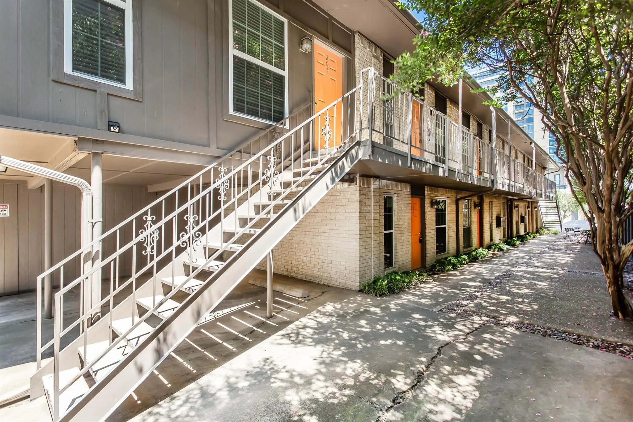 Apartment For Rent in Dallas County , 4319 Mckinney Avenue 103, Dallas, Texas 75205, 1 Bedroom, 1 Bathroom, Garage spaces, 600 Sqft, built in 1975, mls#21370175, Real Estate Agent in Dallas, Homes For Rent in Dallas county, Homes For Rent in Dallas, Realtor in Dallas Texas, Real Estate Brokerage Independent Realty Texas, Luminita Cordes Realtor