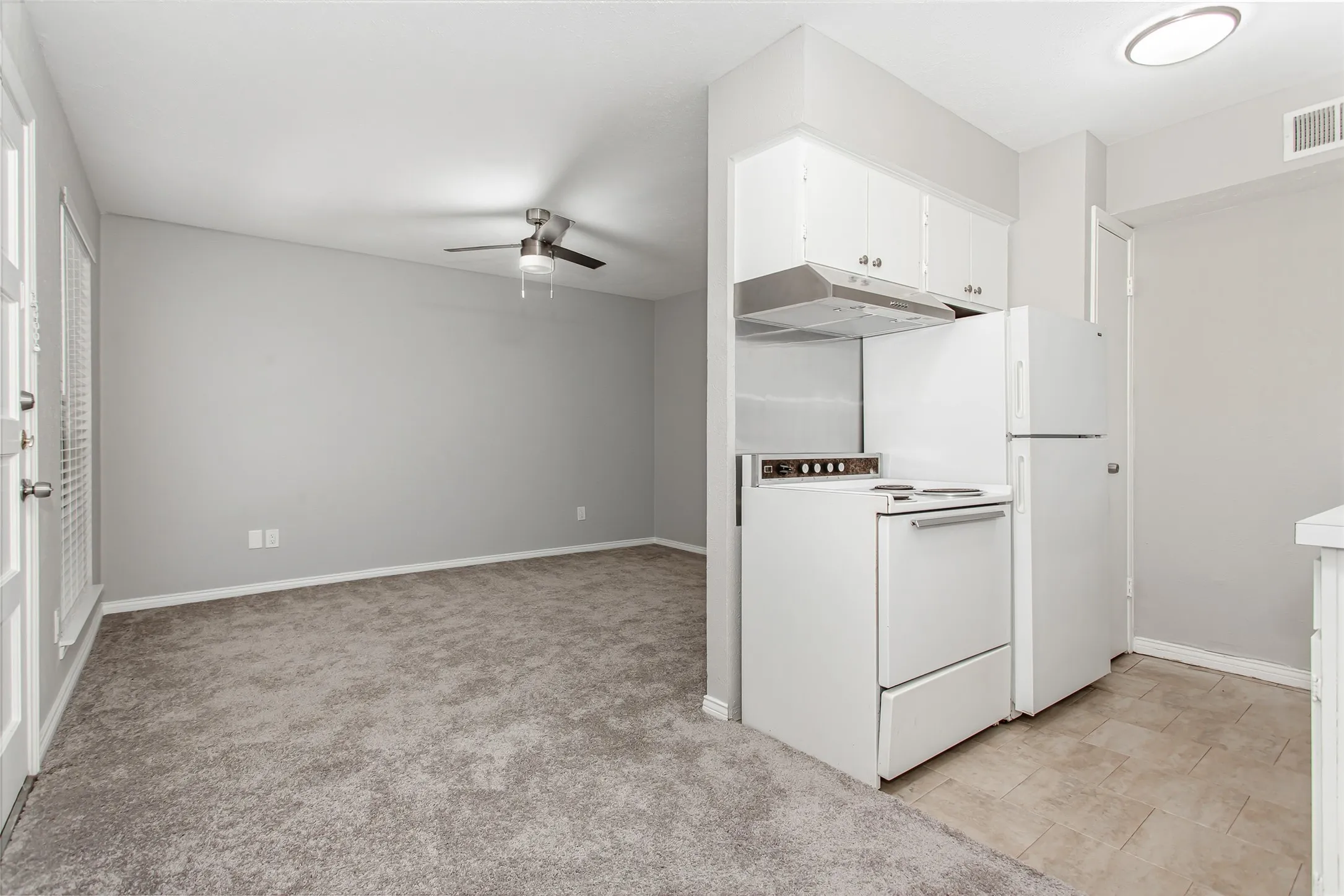 Apartment For Rent in Dallas County , 4319 Mckinney Avenue 103, Dallas, Texas 75205, 1 Bedroom, 1 Bathroom, Garage spaces, 600 Sqft, built in 1975, mls#21370175, Real Estate Agent in Dallas, Homes For Rent in Dallas county, Homes For Rent in Dallas, Realtor in Dallas Texas, Real Estate Brokerage Independent Realty Texas, Luminita Cordes Realtor