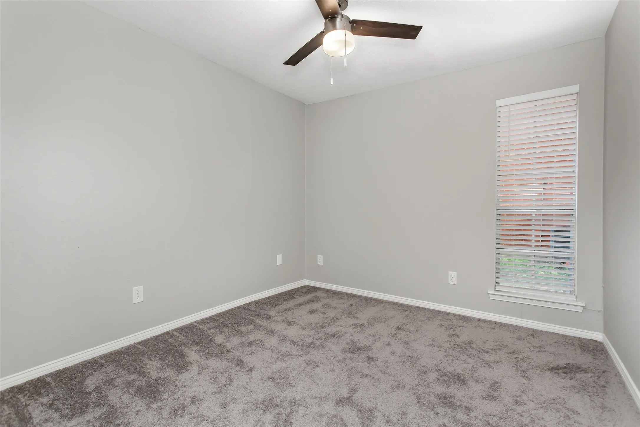 Apartment For Rent in Dallas County , 4319 Mckinney Avenue 103, Dallas, Texas 75205, 1 Bedroom, 1 Bathroom, Garage spaces, 600 Sqft, built in 1975, mls#21370175, Real Estate Agent in Dallas, Homes For Rent in Dallas county, Homes For Rent in Dallas, Realtor in Dallas Texas, Real Estate Brokerage Independent Realty Texas, Luminita Cordes Realtor