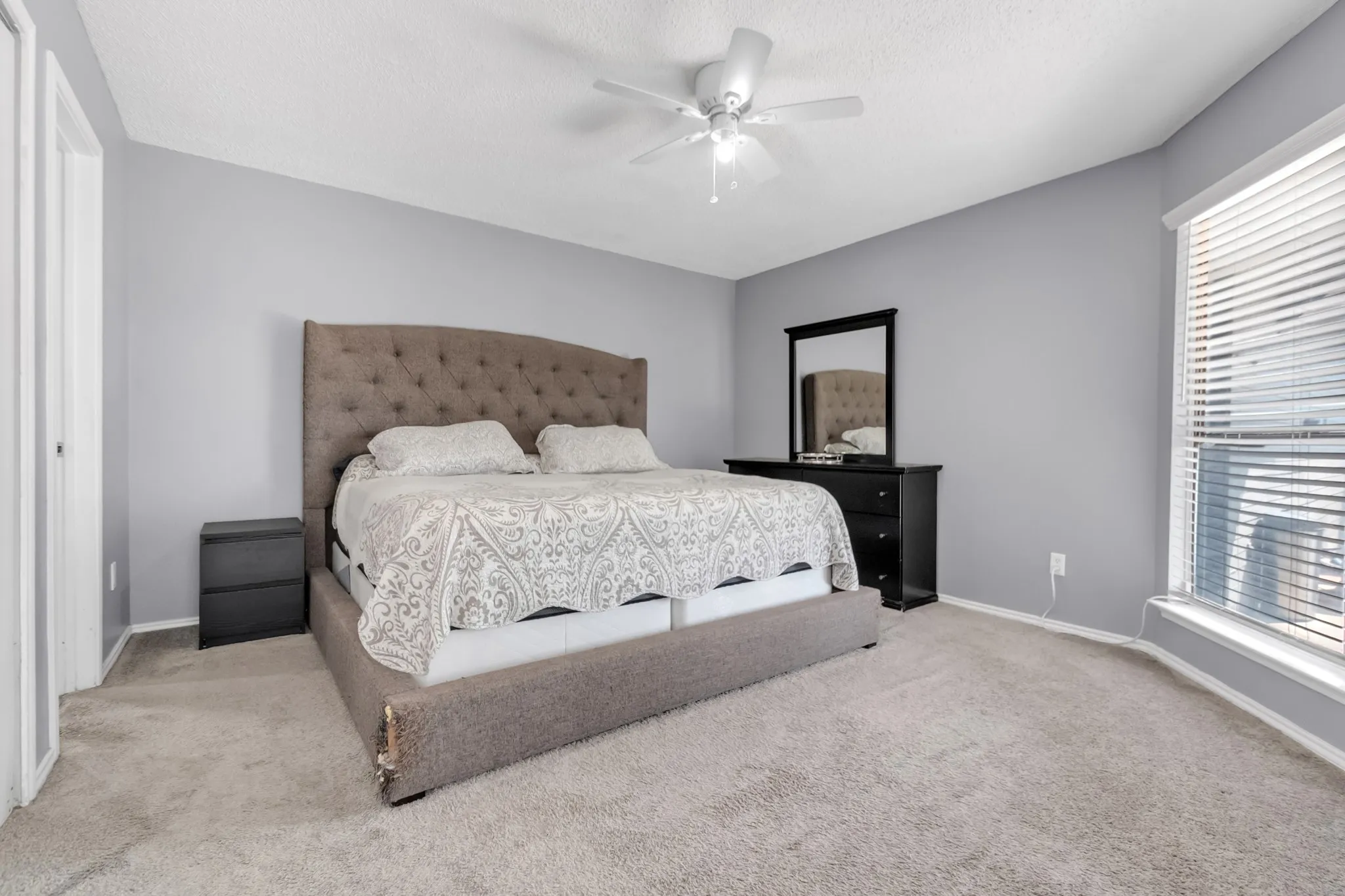 Single Family Residence For Sale in Dallas County , 2111 Prairie Creek Trail, Garland, Texas 75040, 3 Bedroom, 2 Bathroom, 1 Garage spaces, 1,548 Sqft, built in 1987, mls#21351627, Real Estate Agent in Garland, Homes For Sale in Dallas county, Homes For Sale in Garland, Realtor in Garland Texas, Real Estate Brokerage Independent Realty Texas, Luminita Cordes Realtor