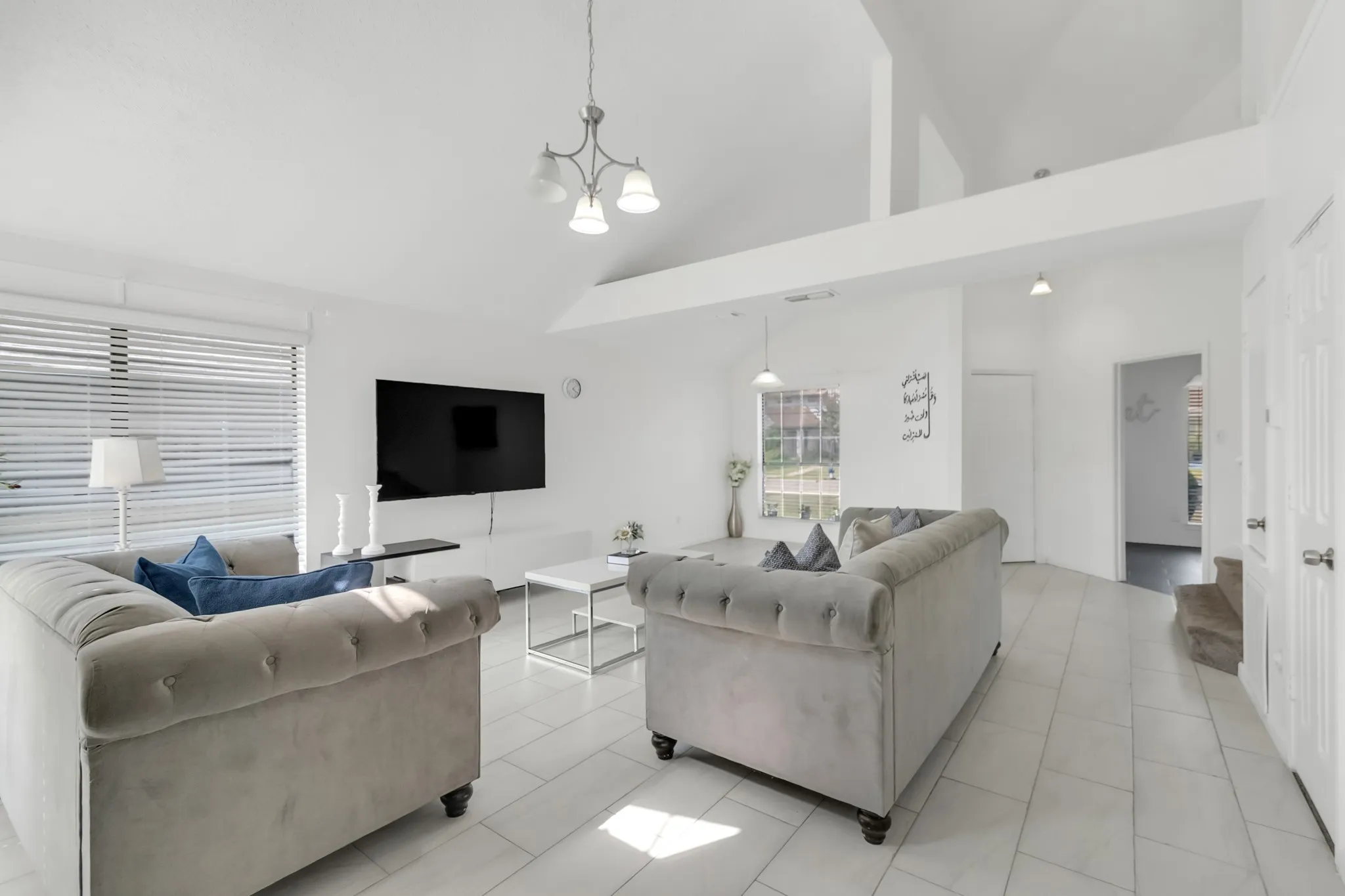 Single Family Residence For Sale in Dallas County , 2111 Prairie Creek Trail, Garland, Texas 75040, 3 Bedroom, 2 Bathroom, 1 Garage spaces, 1,548 Sqft, built in 1987, mls#21351627, Real Estate Agent in Garland, Homes For Sale in Dallas county, Homes For Sale in Garland, Realtor in Garland Texas, Real Estate Brokerage Independent Realty Texas, Luminita Cordes Realtor