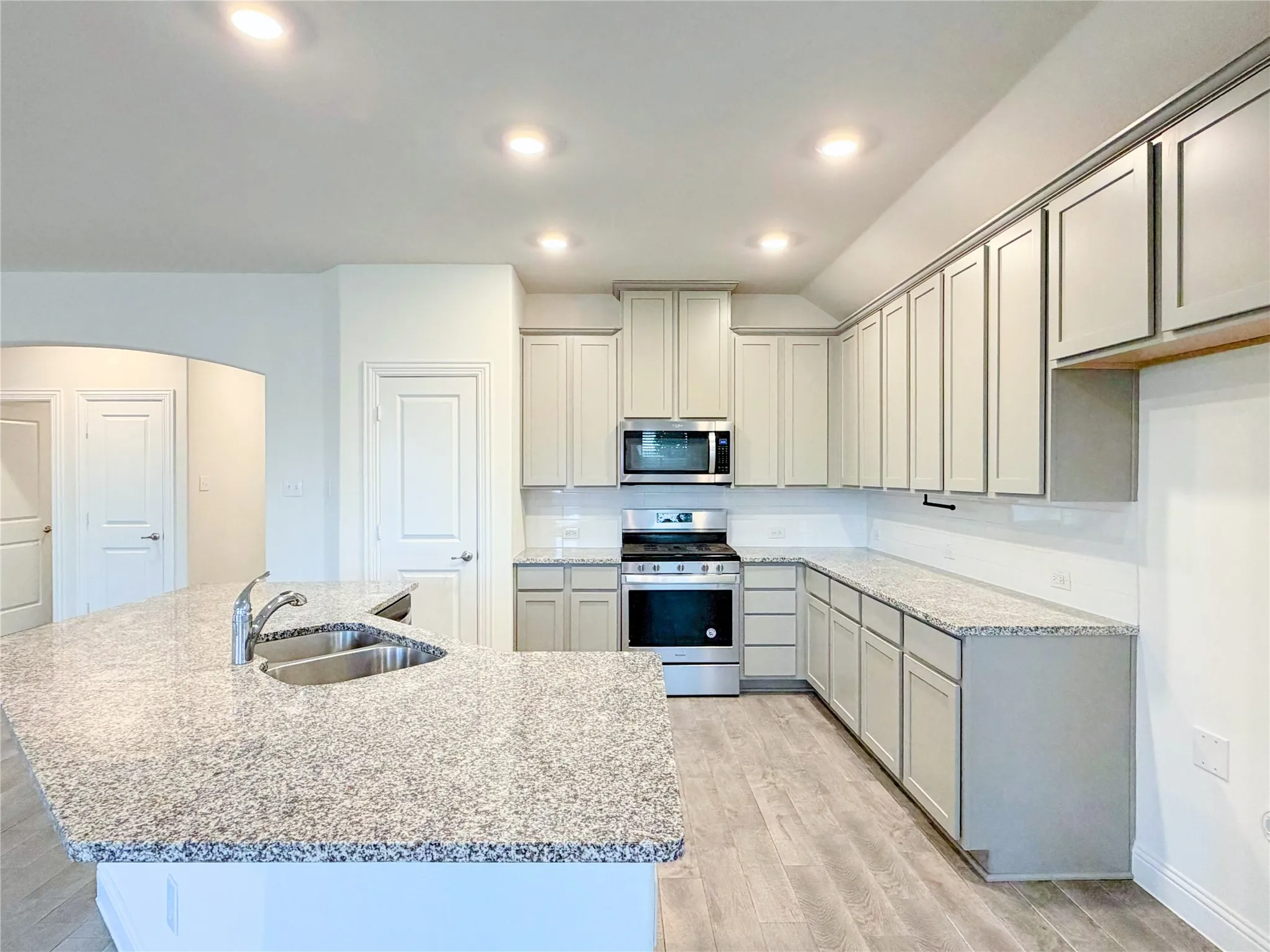 Single Family Residence For Rent in Denton County , 10809 Table Bluff Street, Aubrey, Texas 76227, 3 Bedroom, 2 Bathroom, 2 Garage spaces, 1,686 Sqft, built in 2020, mls#21369591, Real Estate Agent in Aubrey, Homes For Rent in Denton county, Homes For Rent in Aubrey, Realtor in Aubrey Texas, Real Estate Brokerage Independent Realty Texas, Luminita Cordes Realtor