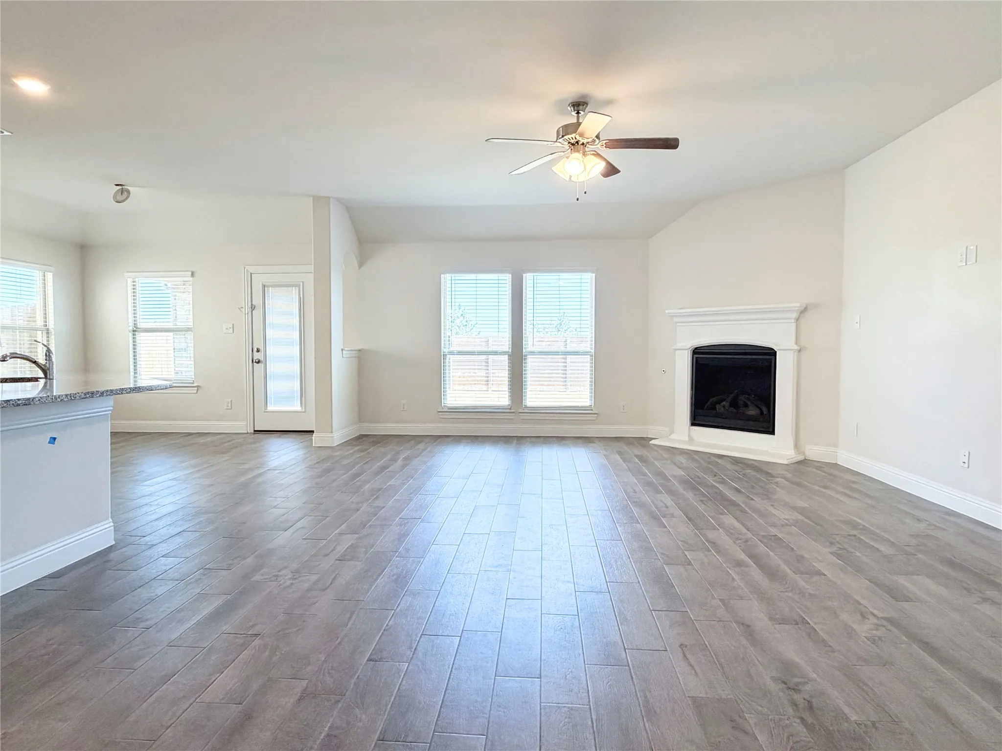 Single Family Residence For Rent in Denton County , 10809 Table Bluff Street, Aubrey, Texas 76227, 3 Bedroom, 2 Bathroom, 2 Garage spaces, 1,686 Sqft, built in 2020, mls#21369591, Real Estate Agent in Aubrey, Homes For Rent in Denton county, Homes For Rent in Aubrey, Realtor in Aubrey Texas, Real Estate Brokerage Independent Realty Texas, Luminita Cordes Realtor