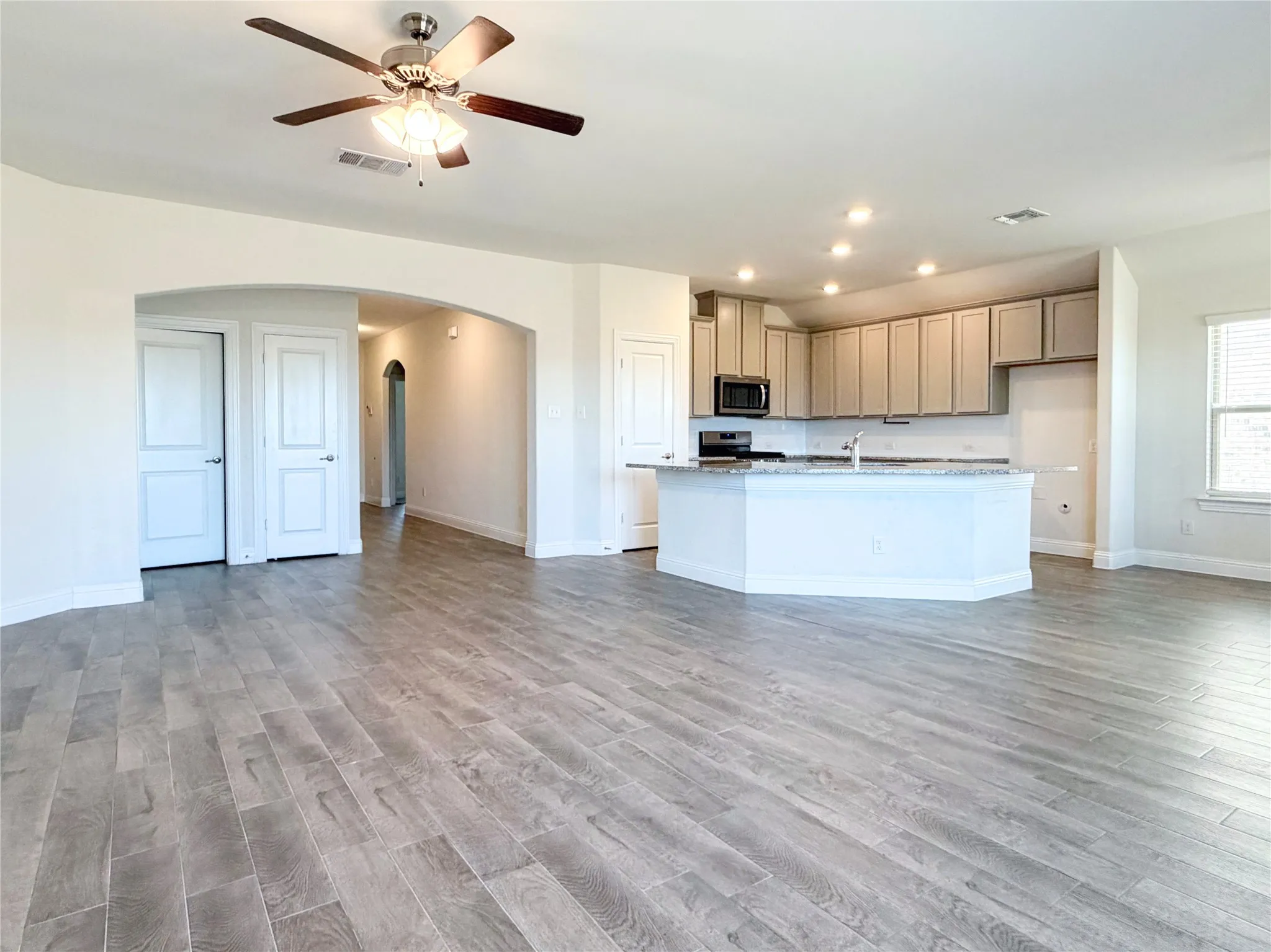 Single Family Residence For Rent in Denton County , 10809 Table Bluff Street, Aubrey, Texas 76227, 3 Bedroom, 2 Bathroom, 2 Garage spaces, 1,686 Sqft, built in 2020, mls#21369591, Real Estate Agent in Aubrey, Homes For Rent in Denton county, Homes For Rent in Aubrey, Realtor in Aubrey Texas, Real Estate Brokerage Independent Realty Texas, Luminita Cordes Realtor