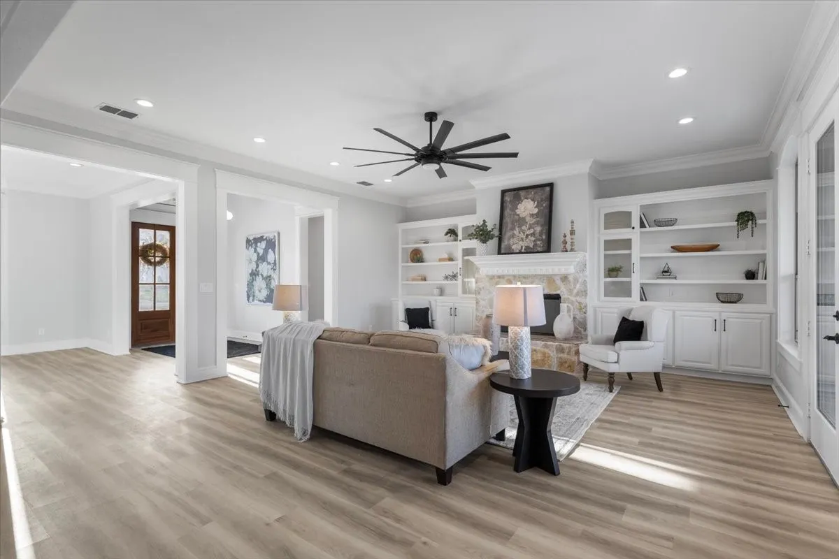 Single Family Residence For Sale in Smith County , 93 Ryder Cup Trail, Hideaway, Texas 75771, 3 Bedroom, 3 Bathroom, 2 Garage spaces, 3,100 Sqft, built in 2023, mls#21369837, Real Estate Agent in Hideaway, Homes For Sale in Smith county, Homes For Sale in Hideaway, Realtor in Hideaway Texas, Real Estate Brokerage Independent Realty Texas, Luminita Cordes Realtor