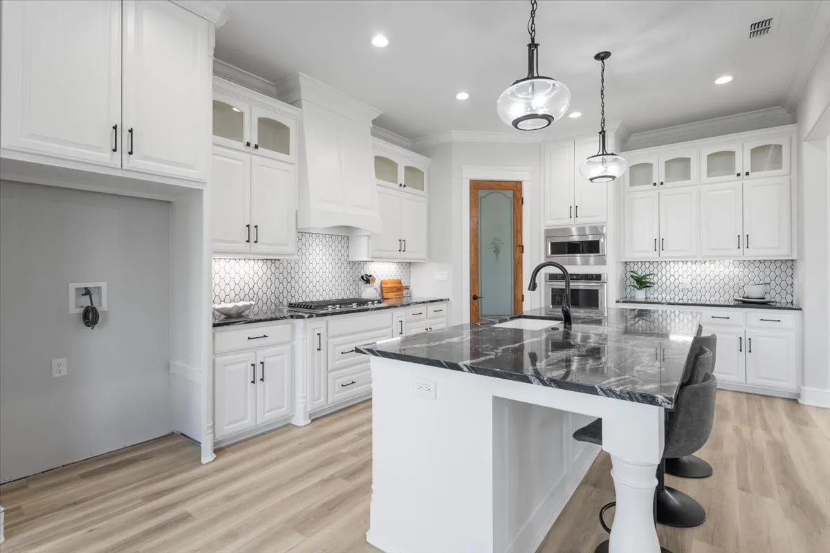 Single Family Residence For Sale in Smith County , 93 Ryder Cup Trail, Hideaway, Texas 75771, 3 Bedroom, 3 Bathroom, 2 Garage spaces, 3,100 Sqft, built in 2023, mls#21369837, Real Estate Agent in Hideaway, Homes For Sale in Smith county, Homes For Sale in Hideaway, Realtor in Hideaway Texas, Real Estate Brokerage Independent Realty Texas, Luminita Cordes Realtor