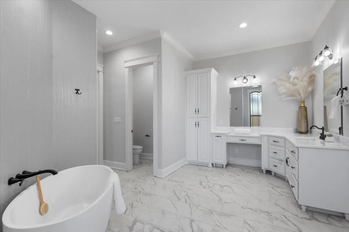 Single Family Residence For Sale in Smith County , 93 Ryder Cup Trail, Hideaway, Texas 75771, 3 Bedroom, 3 Bathroom, 2 Garage spaces, 3,100 Sqft, built in 2023, mls#21369837, Real Estate Agent in Hideaway, Homes For Sale in Smith county, Homes For Sale in Hideaway, Realtor in Hideaway Texas, Real Estate Brokerage Independent Realty Texas, Luminita Cordes Realtor