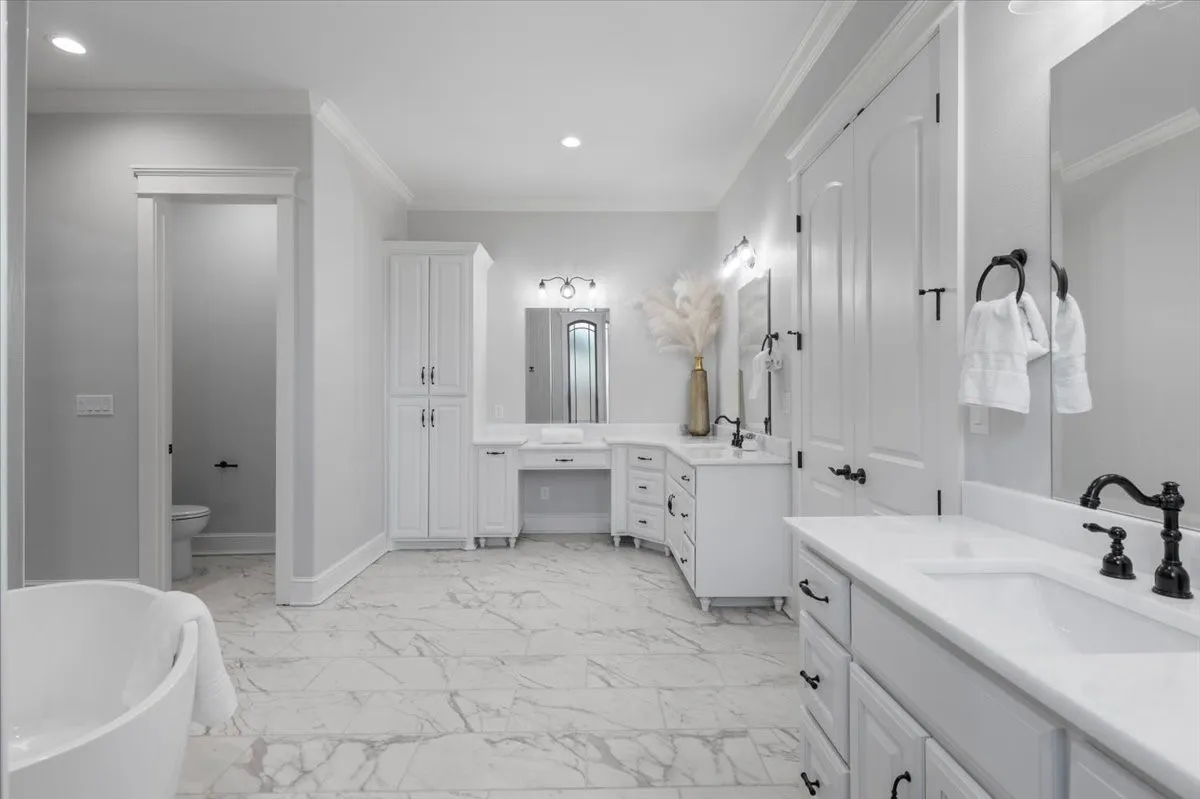 Single Family Residence For Sale in Smith County , 93 Ryder Cup Trail, Hideaway, Texas 75771, 3 Bedroom, 3 Bathroom, 2 Garage spaces, 3,100 Sqft, built in 2023, mls#21369837, Real Estate Agent in Hideaway, Homes For Sale in Smith county, Homes For Sale in Hideaway, Realtor in Hideaway Texas, Real Estate Brokerage Independent Realty Texas, Luminita Cordes Realtor