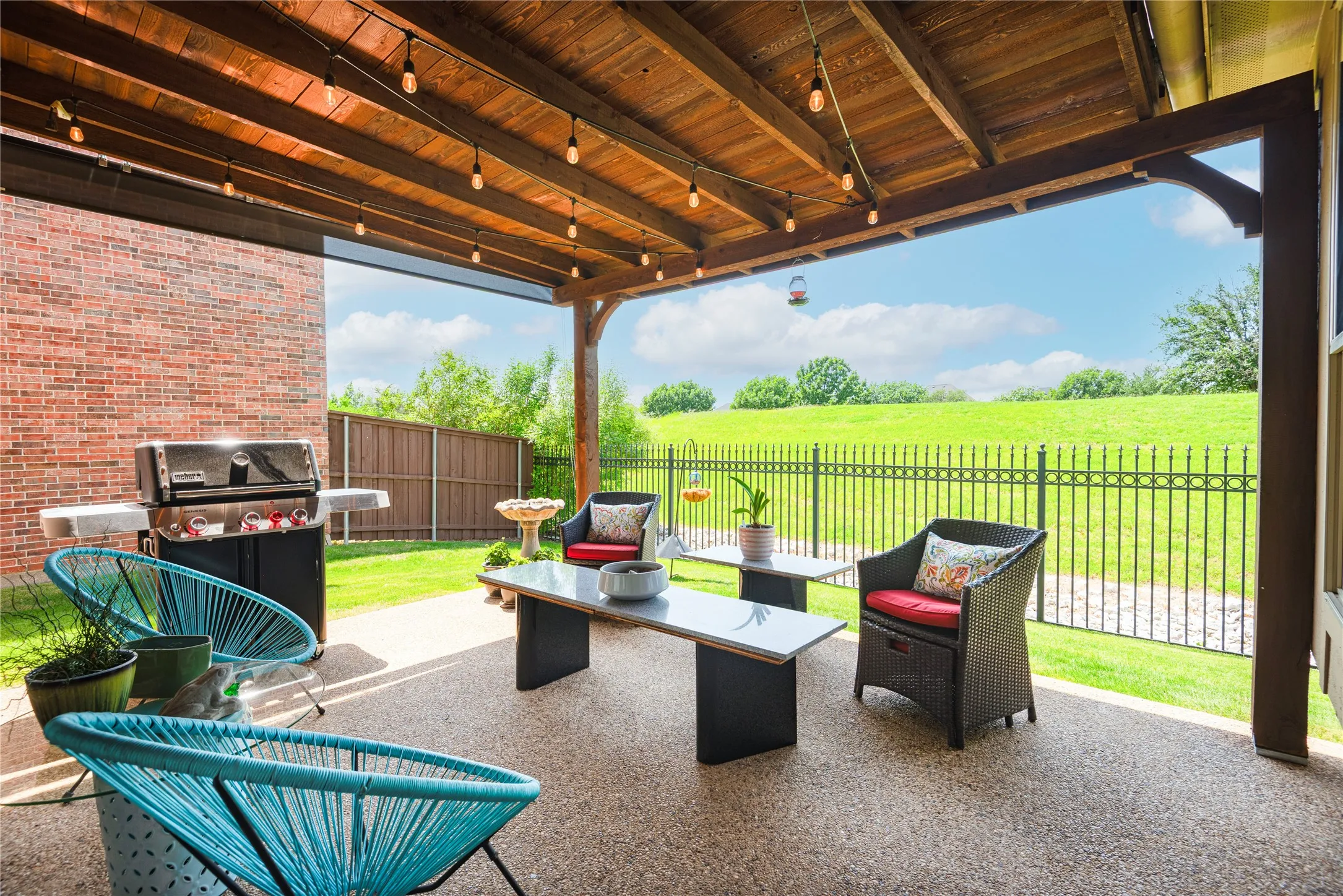Single Family Residence For Sale in Denton County , 8320 Lindsay Gardens, The Colony, Texas 75056, 4 Bedroom, 4 Bathroom, 2 Garage spaces, 3,422 Sqft, built in 2013, mls#21370123, Real Estate Agent in The Colony, Homes For Sale in Denton county, Homes For Sale in The Colony, Realtor in The Colony Texas, Real Estate Brokerage Independent Realty Texas, Luminita Cordes Realtor