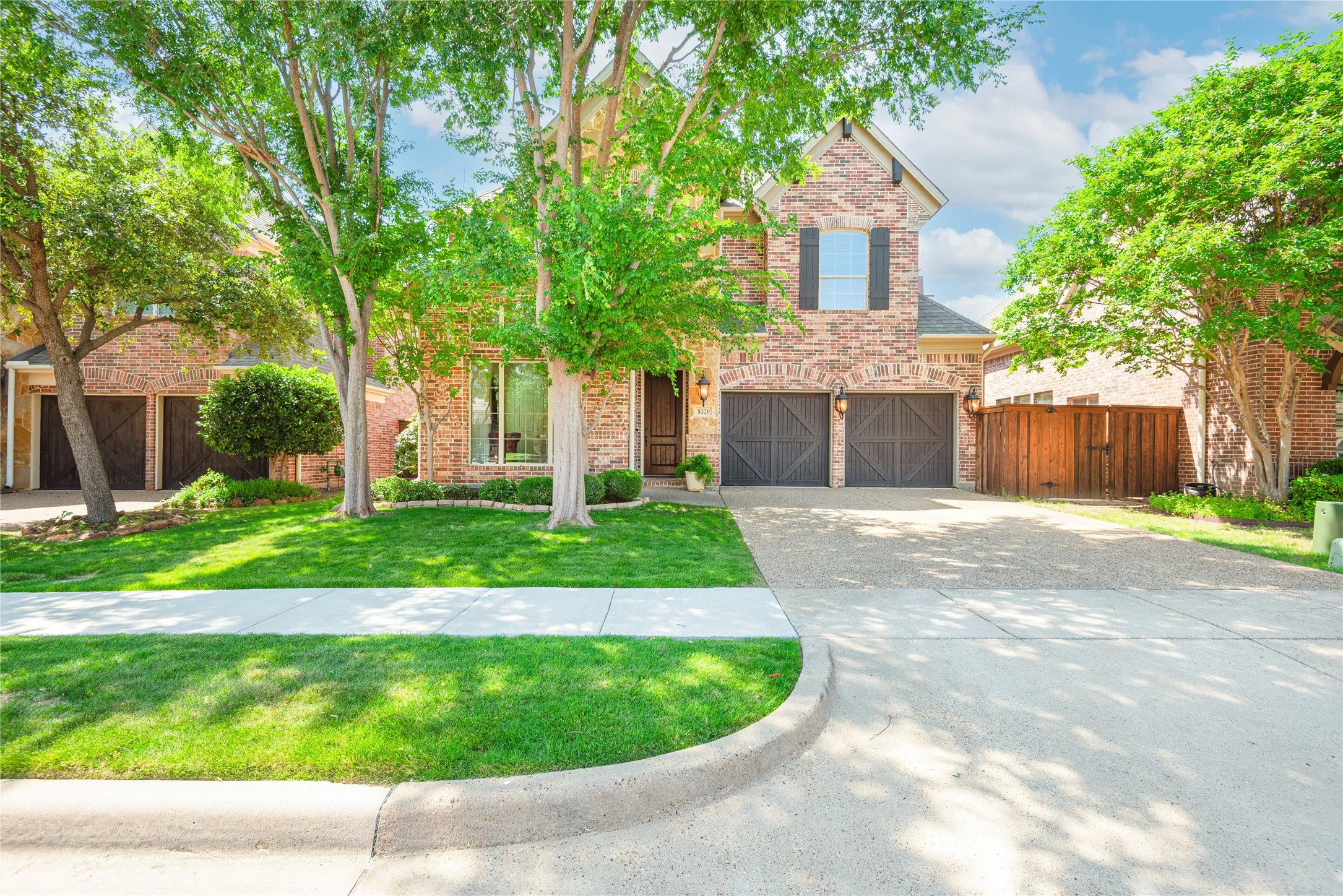 Single Family Residence For Sale in Denton County , 8320 Lindsay Gardens, The Colony, Texas 75056, 4 Bedroom, 4 Bathroom, 2 Garage spaces, 3,422 Sqft, built in 2013, mls#21370123, Real Estate Agent in The Colony, Homes For Sale in Denton county, Homes For Sale in The Colony, Realtor in The Colony Texas, Real Estate Brokerage Independent Realty Texas, Luminita Cordes Realtor