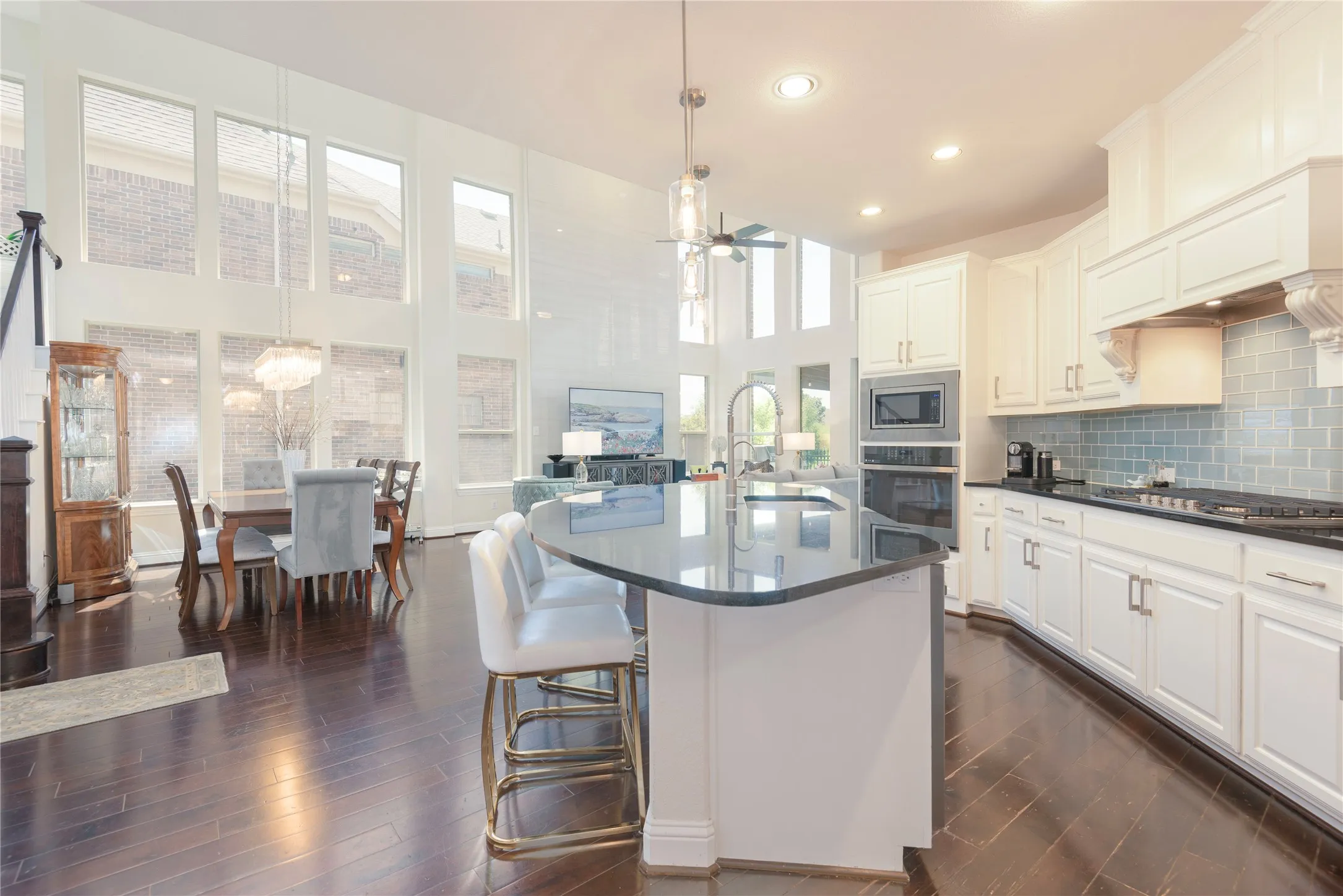 Single Family Residence For Sale in Denton County , 8320 Lindsay Gardens, The Colony, Texas 75056, 4 Bedroom, 4 Bathroom, 2 Garage spaces, 3,422 Sqft, built in 2013, mls#21370123, Real Estate Agent in The Colony, Homes For Sale in Denton county, Homes For Sale in The Colony, Realtor in The Colony Texas, Real Estate Brokerage Independent Realty Texas, Luminita Cordes Realtor